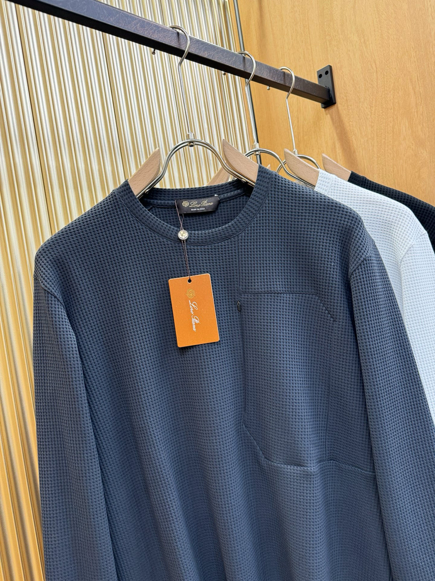 Loro Piana诺悠翩雅 秋冬新品 长袖上衣，经典Logo设计，百搭款 官网同步发售 定制面料，柔软