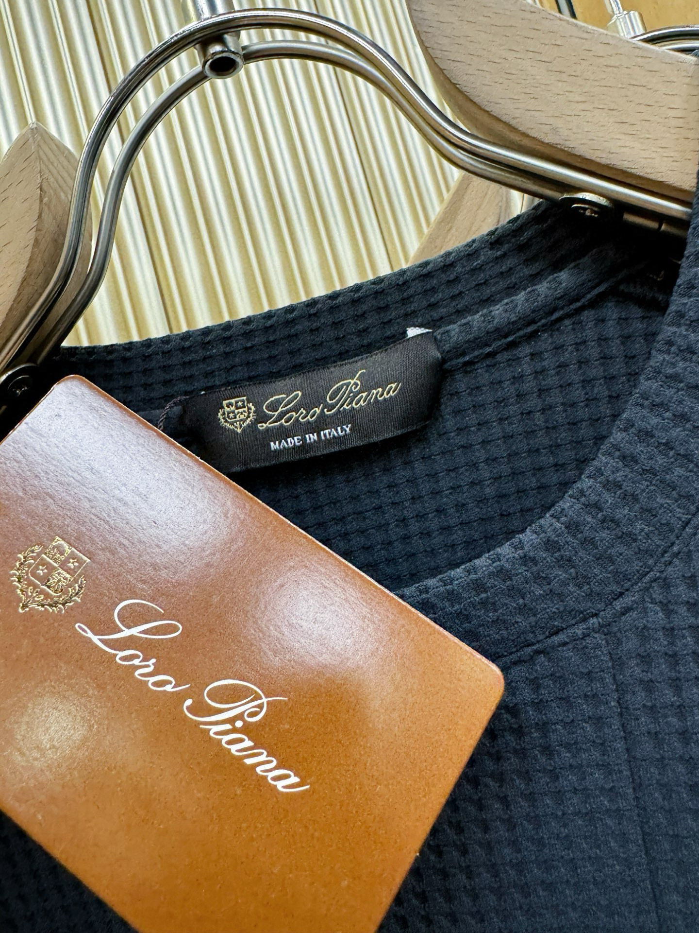 Loro Piana诺悠翩雅 秋冬新品 长袖上衣，经典Logo设计，百搭款 官网同步发售 定制面料，柔软