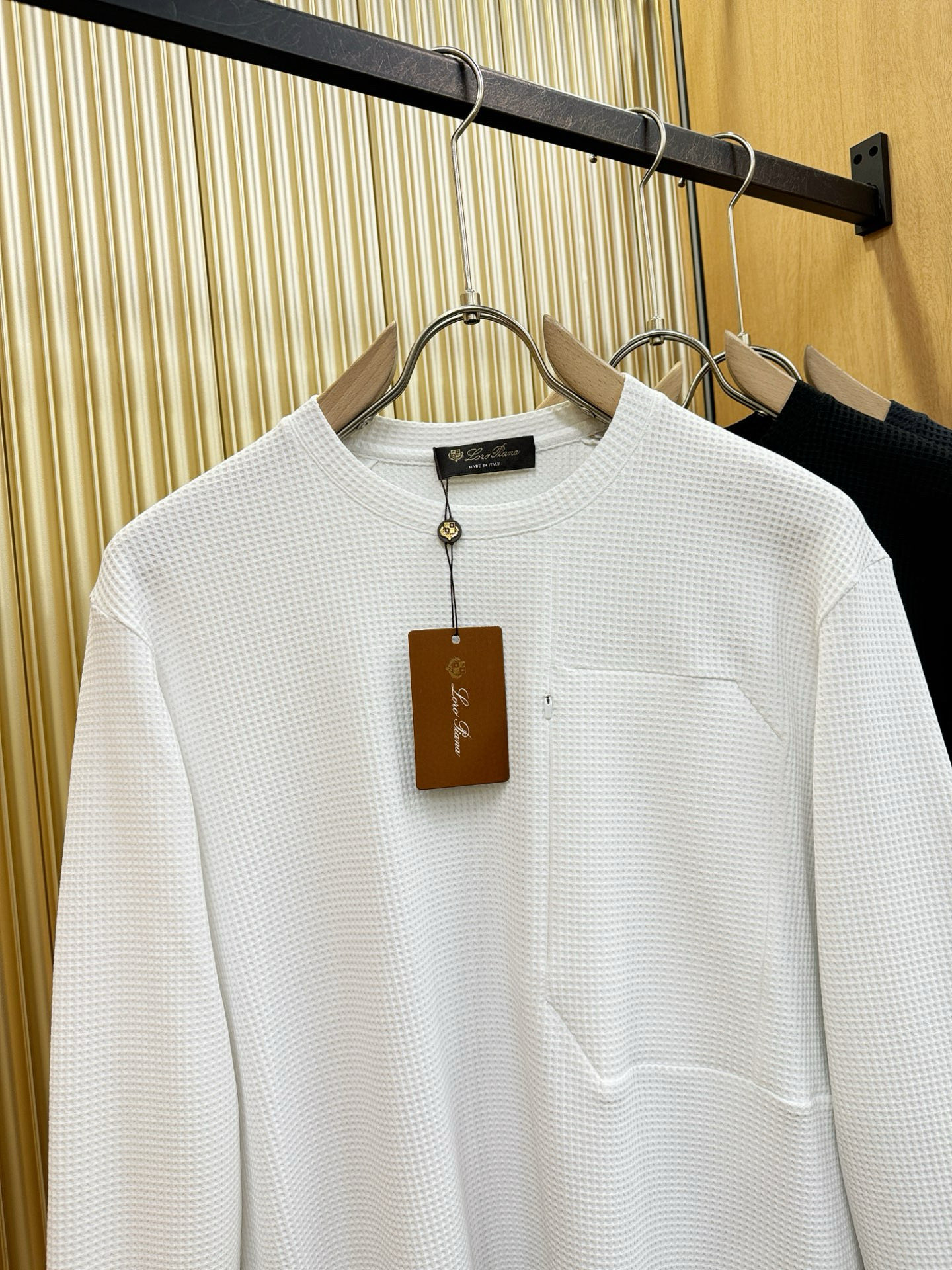 Loro Piana诺悠翩雅 秋冬新品 长袖上衣，经典Logo设计，百搭款 官网同步发售 定制面料，柔软