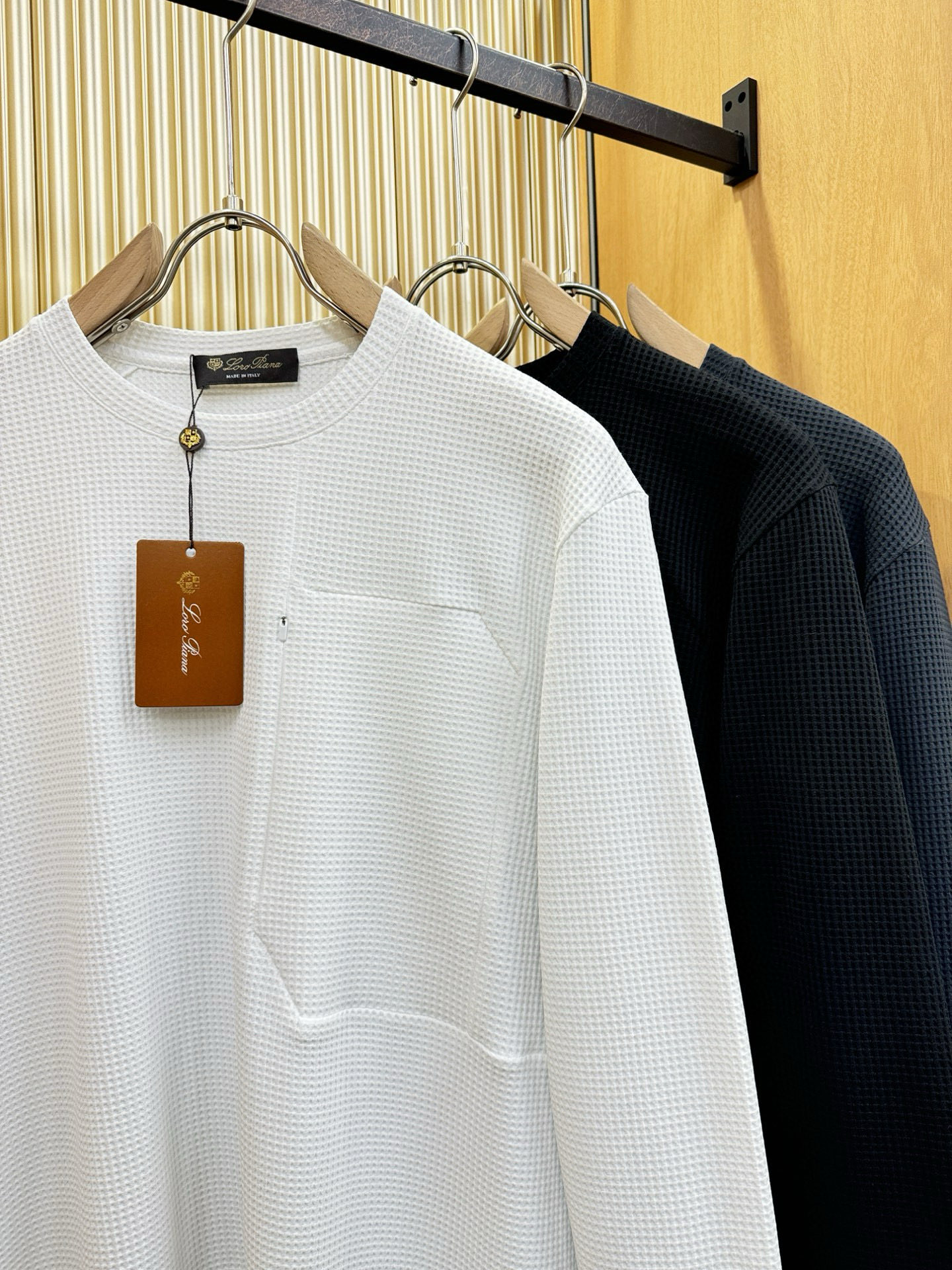 Loro Piana诺悠翩雅 秋冬新品 长袖上衣，经典Logo设计，百搭款 官网同步发售 定制面料，柔软