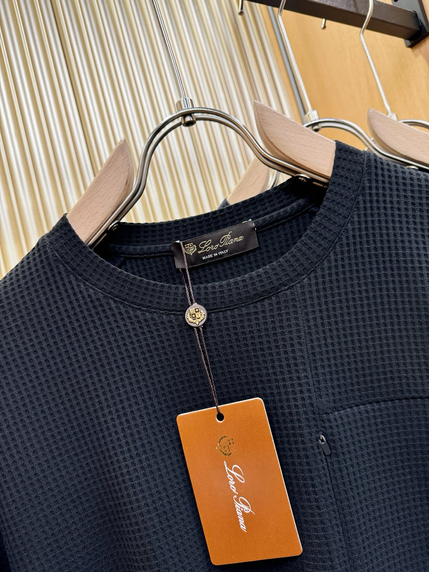 Loro Piana诺悠翩雅 秋冬新品 长袖上衣，经典Logo设计，百搭款 官网同步发售 定制面料，柔软