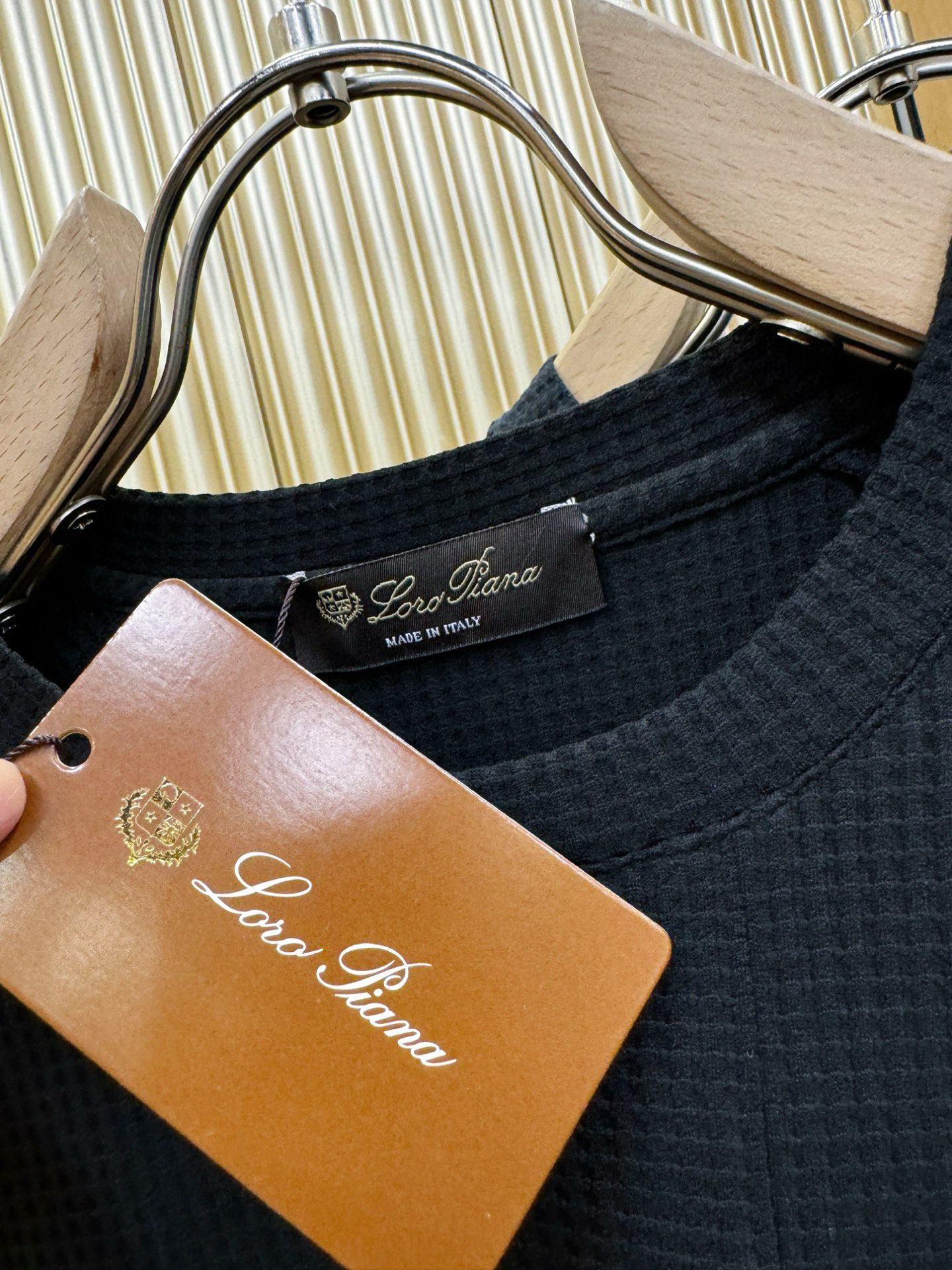 Loro Piana诺悠翩雅 秋冬新品 长袖上衣，经典Logo设计，百搭款 官网同步发售 定制面料，柔软