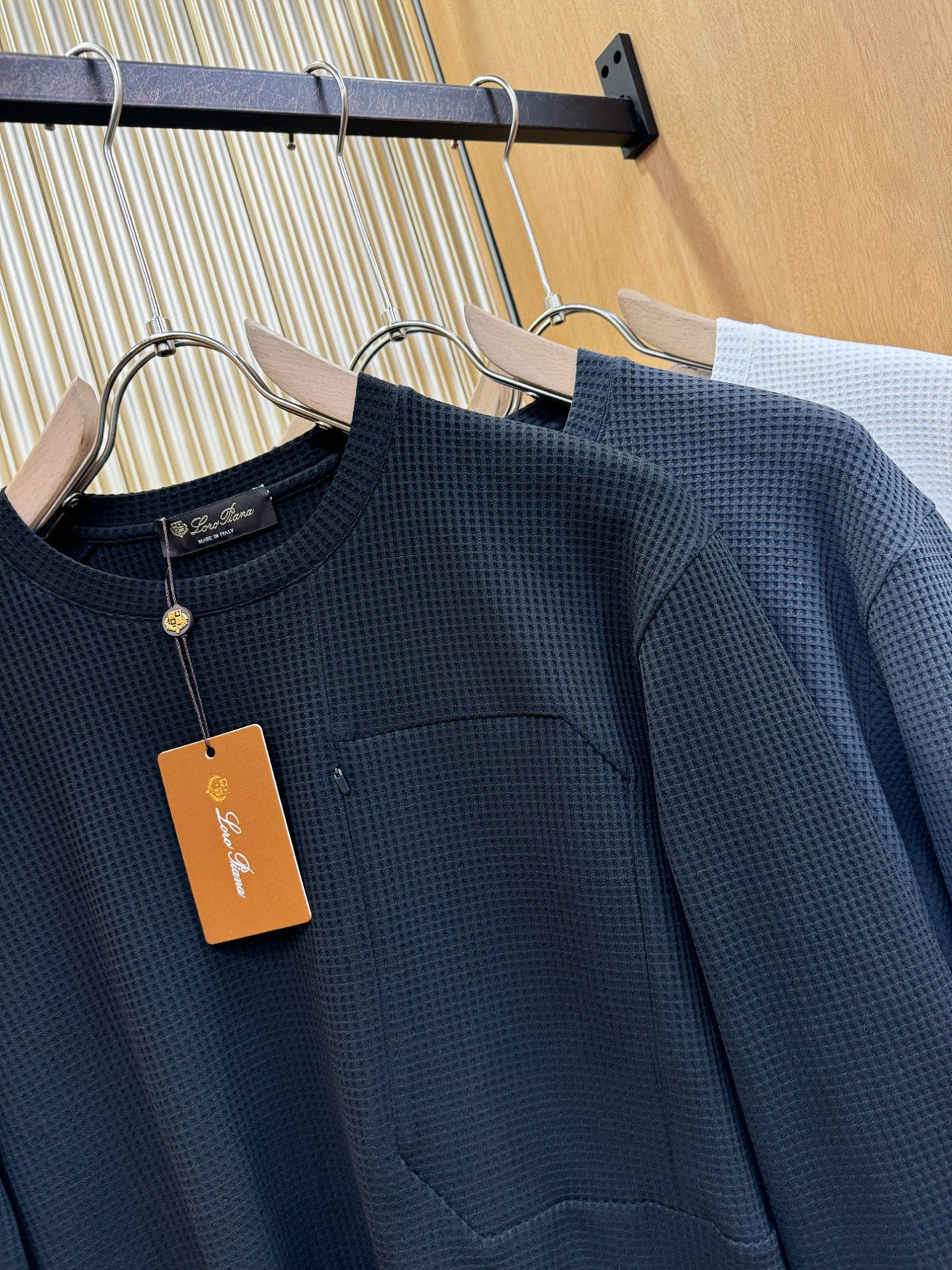 Loro Piana诺悠翩雅 秋冬新品 长袖上衣，经典Logo设计，百搭款 官网同步发售 定制面料，柔软