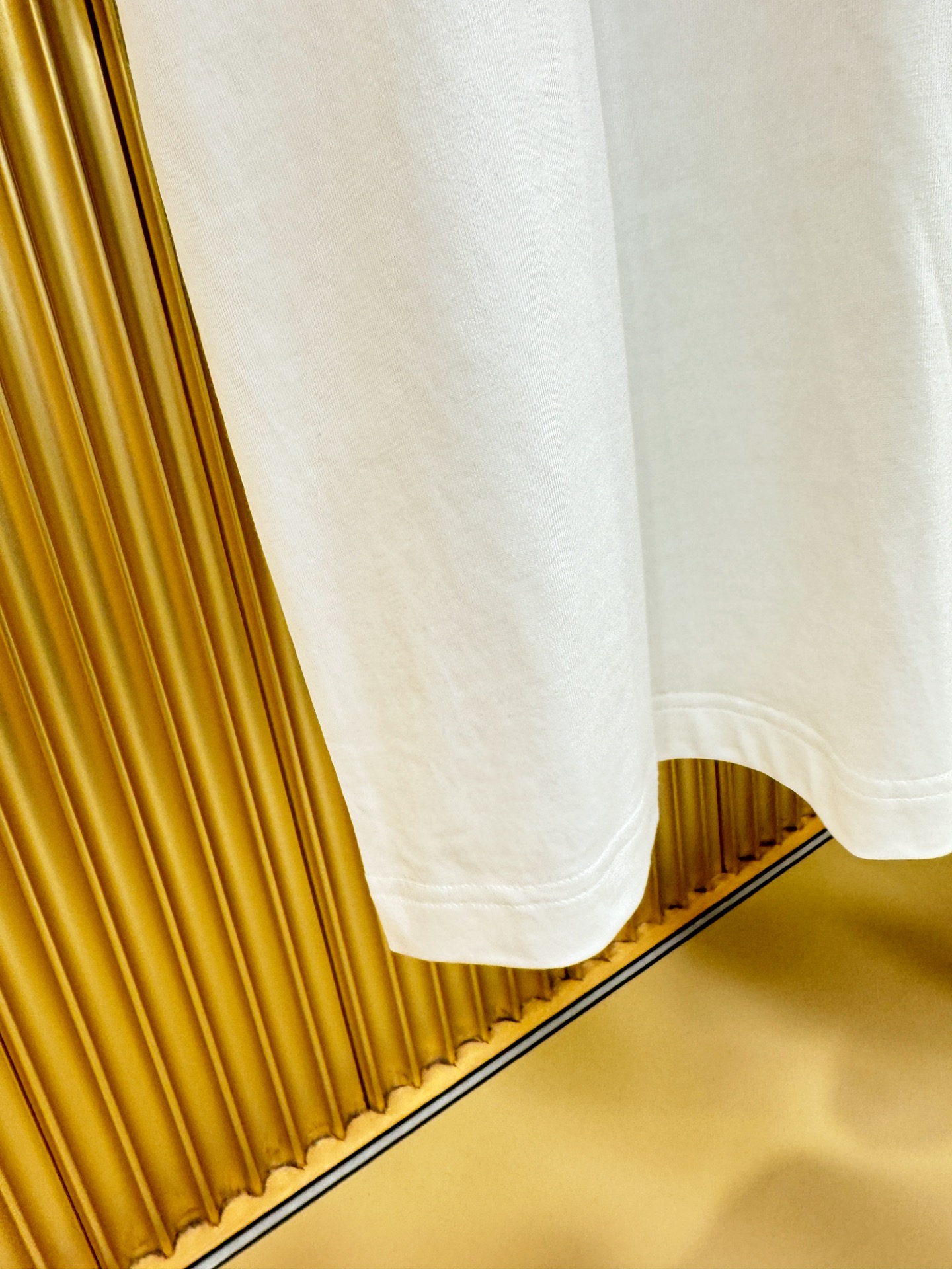 BURBERRY巴宝莉 顶级品质 2026新品短袖！原版定制面料，手感柔软。顶级进口私货，时尚设计潮流短