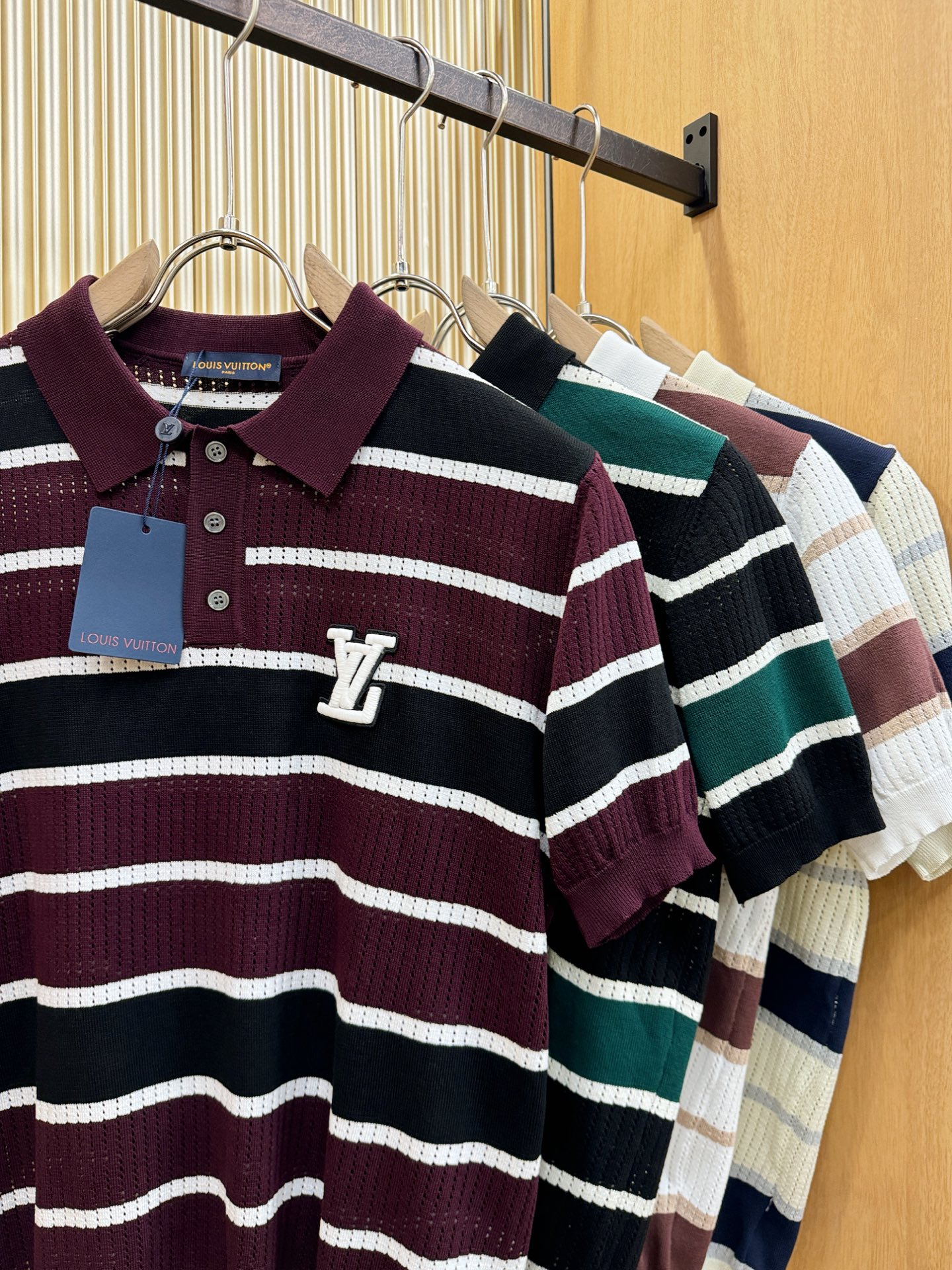 LV路易威登2026春夏新品针织短袖，进口针织面料，手感柔软。顶级进口私货，时尚设计潮流短袖针织衫，不失