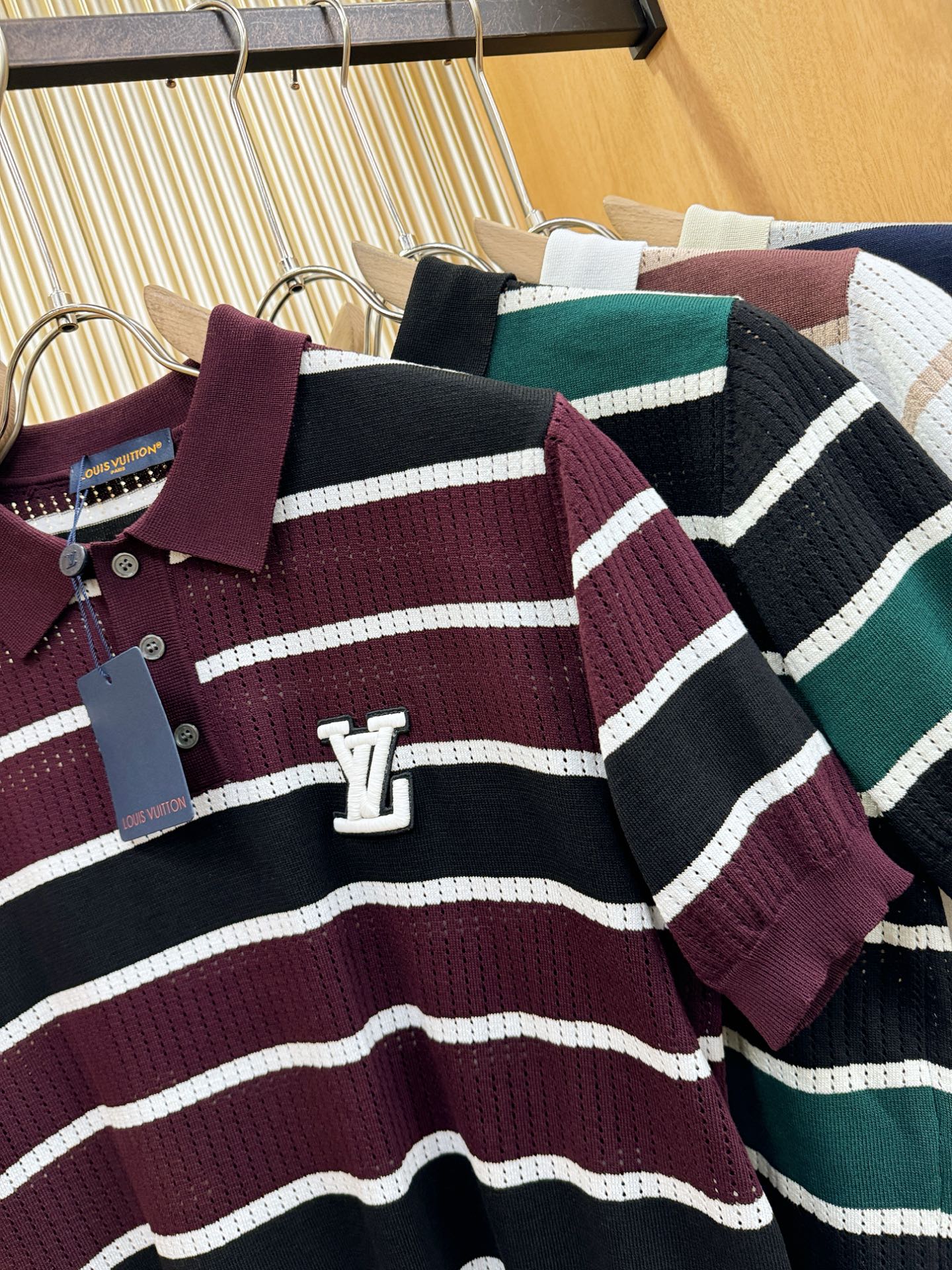 LV路易威登2026春夏新品针织短袖，进口针织面料，手感柔软。顶级进口私货，时尚设计潮流短袖针织衫，不失