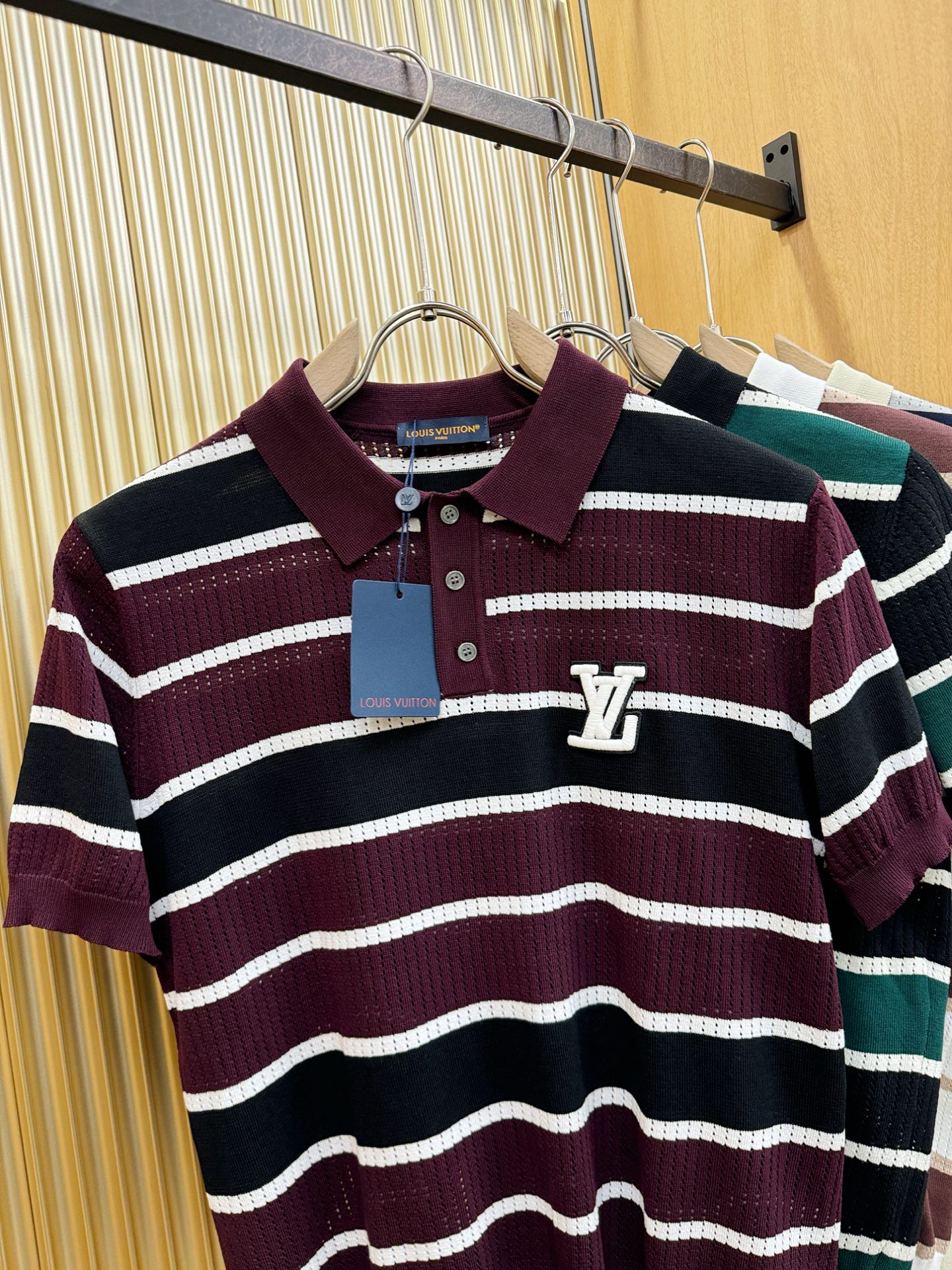 LV路易威登2026春夏新品针织短袖，进口针织面料，手感柔软。顶级进口私货，时尚设计潮流短袖针织衫，不失