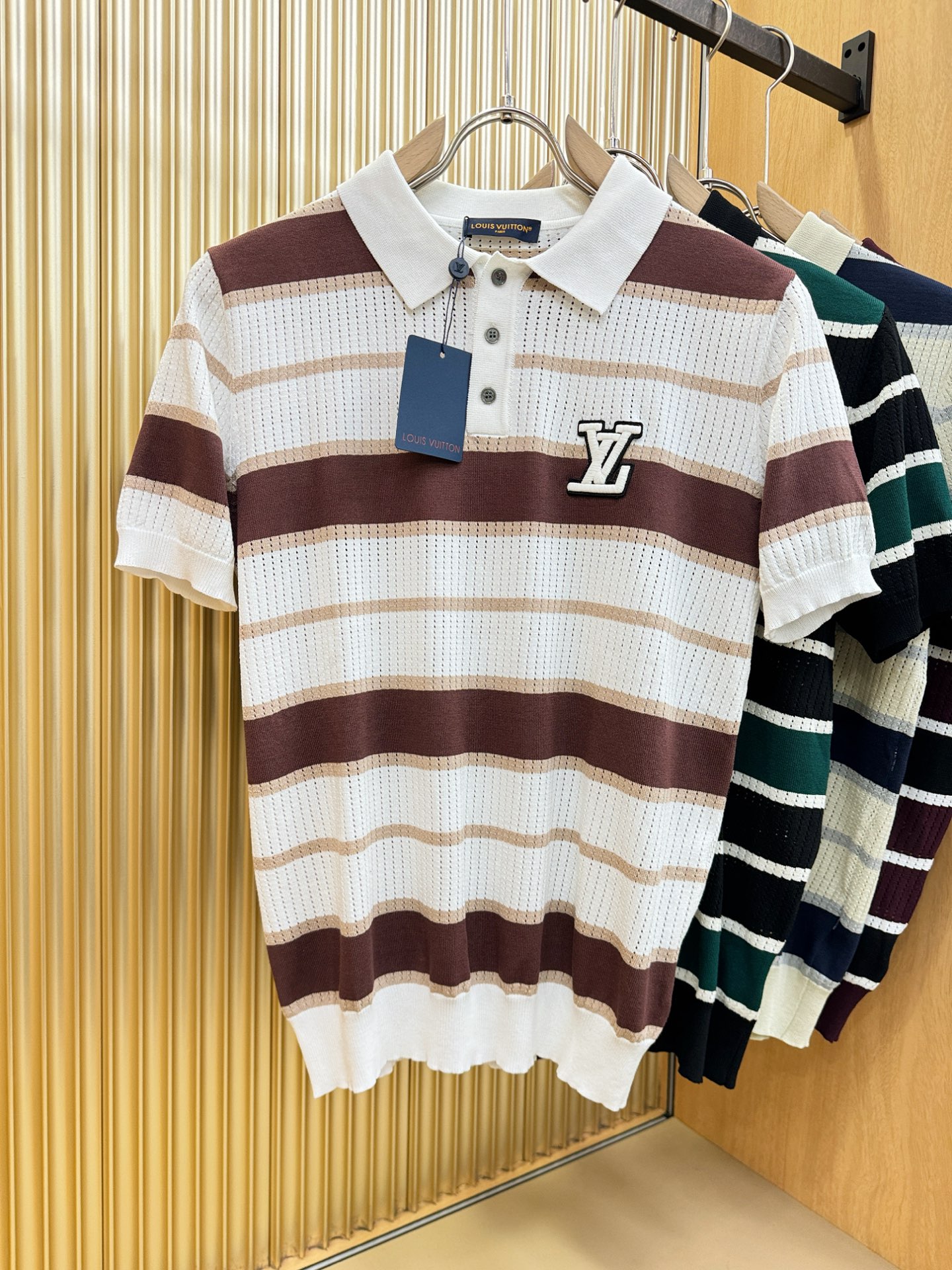 LV路易威登2026春夏新品针织短袖，进口针织面料，手感柔软。顶级进口私货，时尚设计潮流短袖针织衫，不失