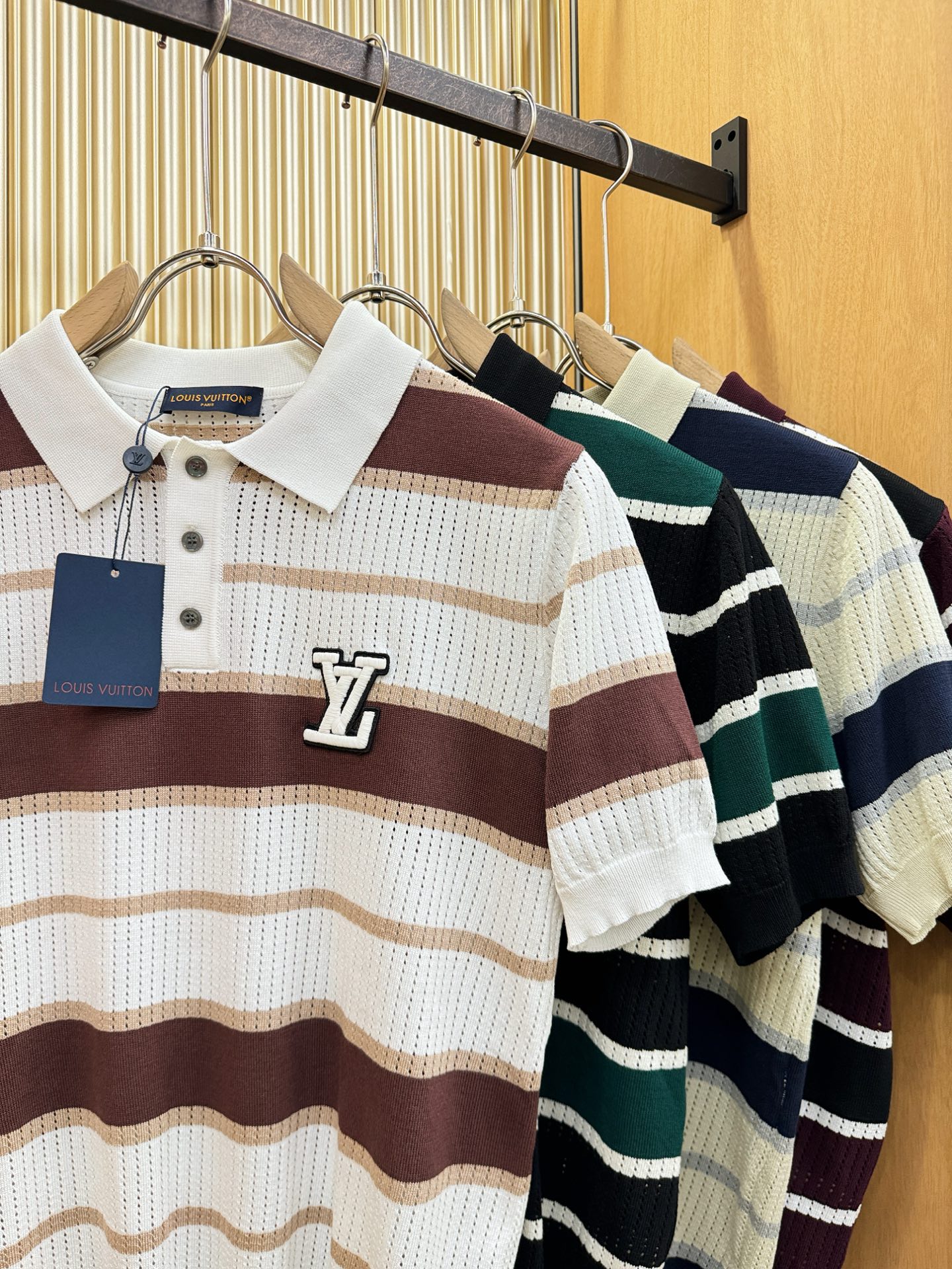 LV路易威登2026春夏新品针织短袖，进口针织面料，手感柔软。顶级进口私货，时尚设计潮流短袖针织衫，不失