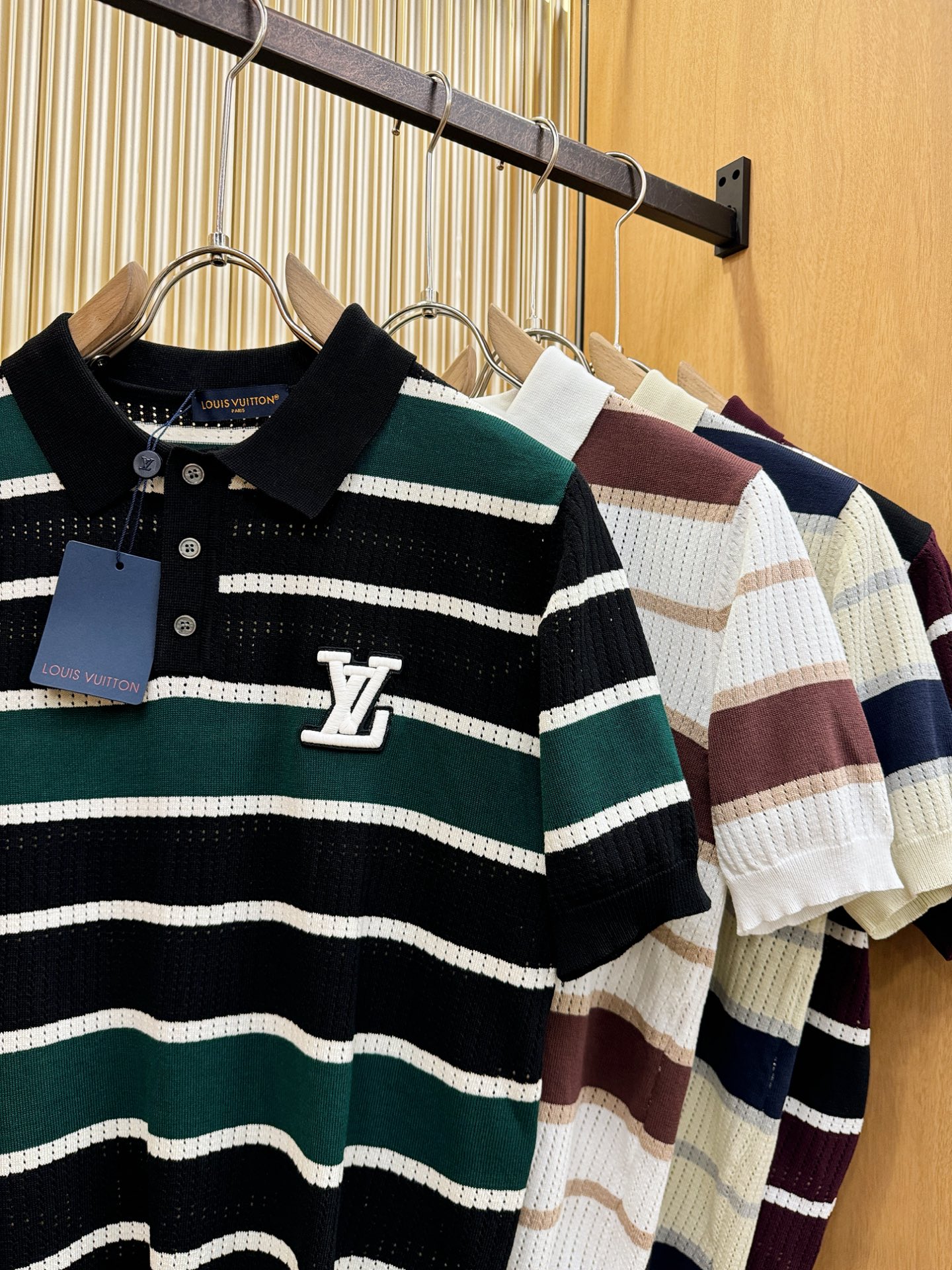 LV路易威登2026春夏新品针织短袖，进口针织面料，手感柔软。顶级进口私货，时尚设计潮流短袖针织衫，不失