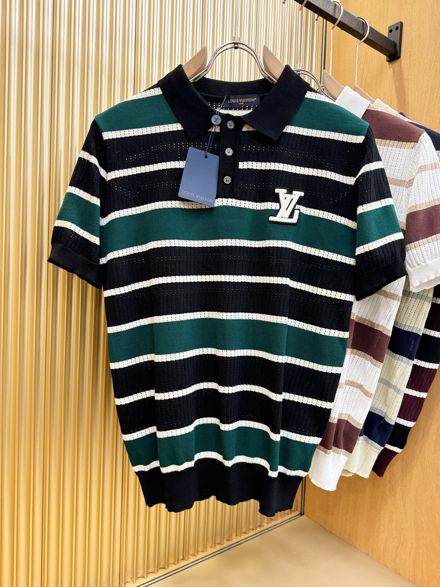 LV路易威登2026春夏新品针织短袖，进口针织面料，手感柔软。顶级进口私货，时尚设计潮流短袖针织衫，不失