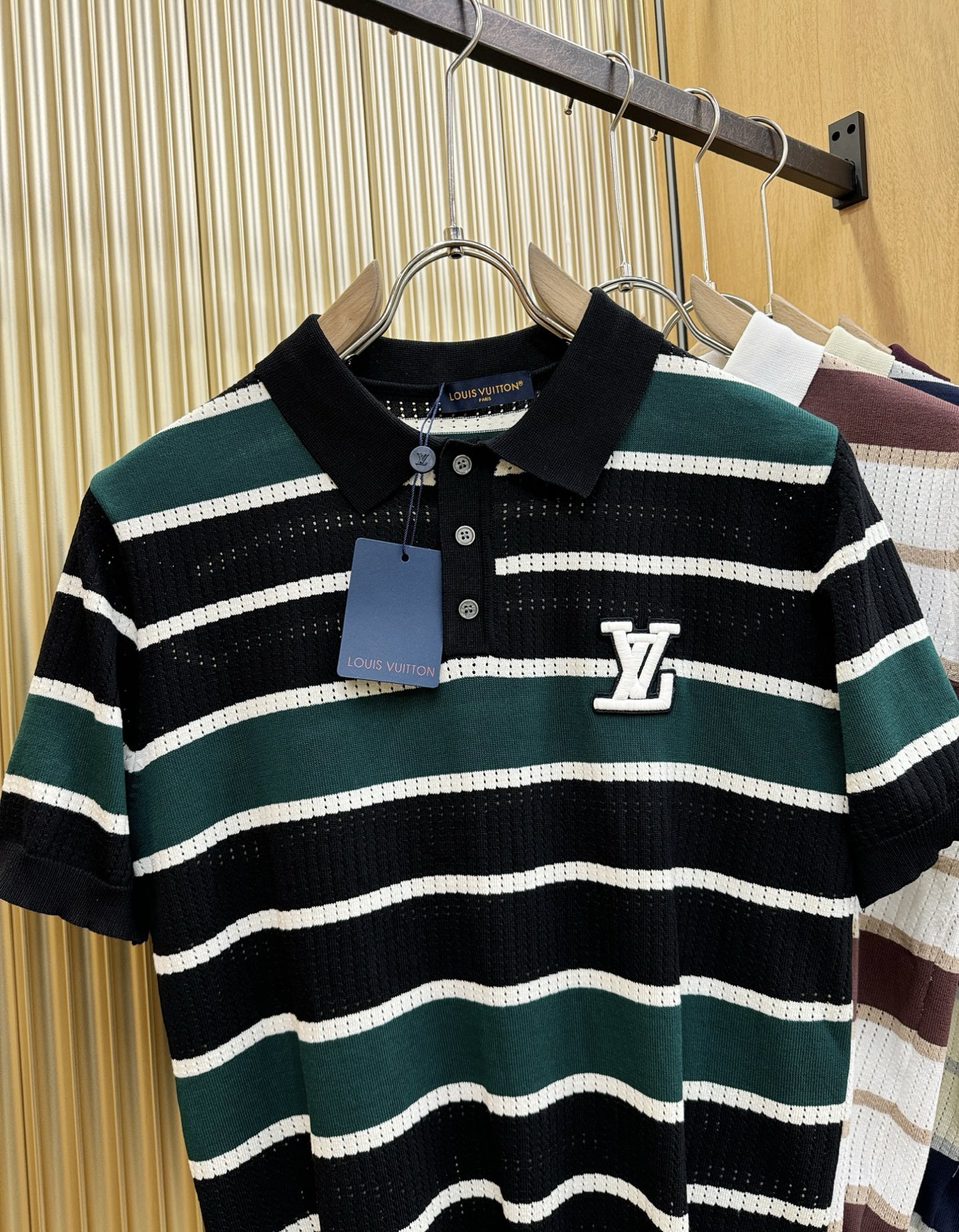 LV路易威登2026春夏新品针织短袖，进口针织面料，手感柔软。顶级进口私货，时尚设计潮流短袖针织衫，不失