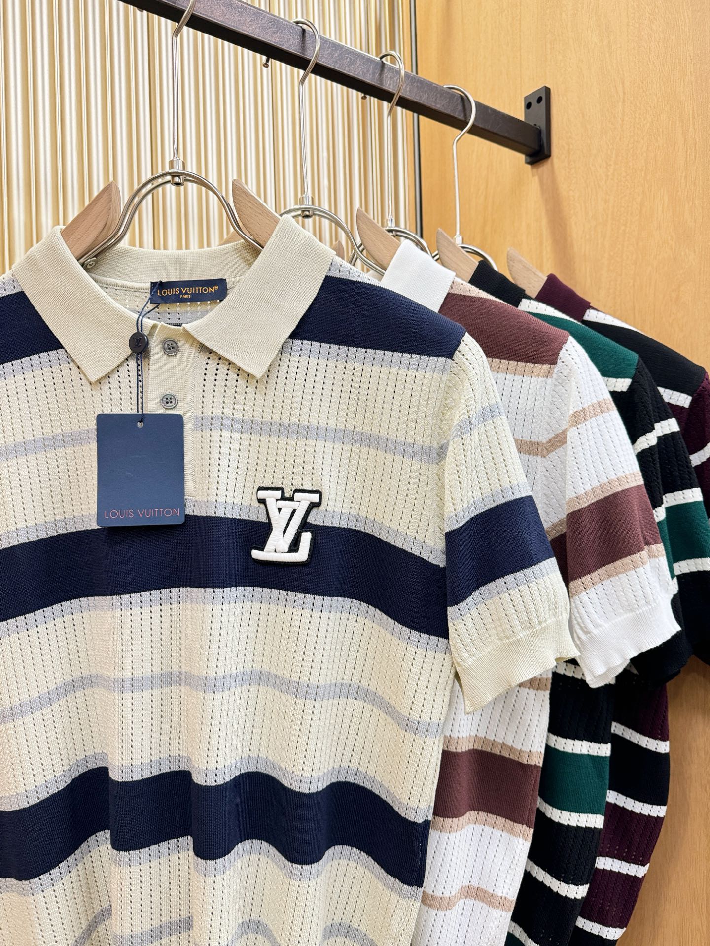 LV路易威登2026春夏新品针织短袖，进口针织面料，手感柔软。顶级进口私货，时尚设计潮流短袖针织衫，不失