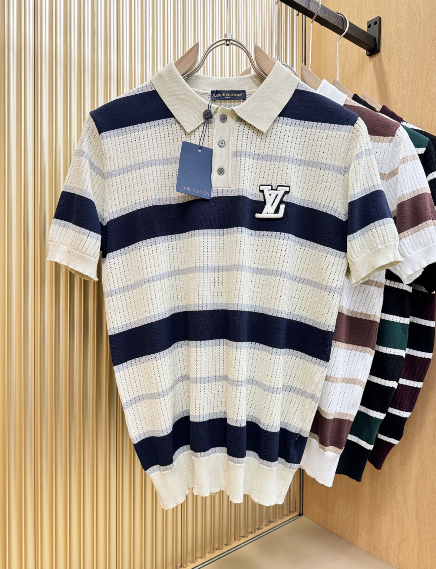 LV路易威登2026春夏新品针织短袖，进口针织面料，手感柔软。顶级进口私货，时尚设计潮流短袖针织衫，不失