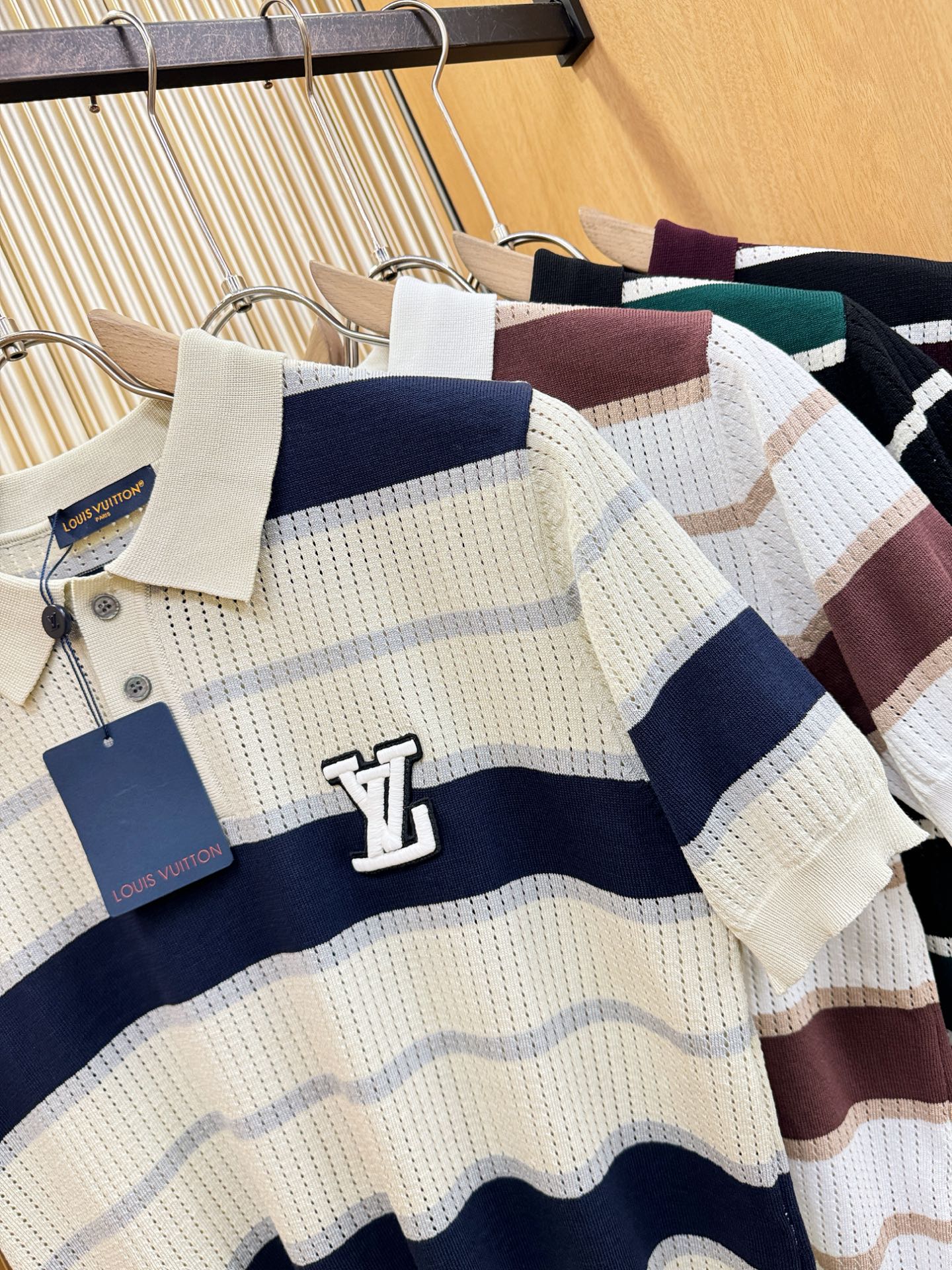 LV路易威登2026春夏新品针织短袖，进口针织面料，手感柔软。顶级进口私货，时尚设计潮流短袖针织衫，不失