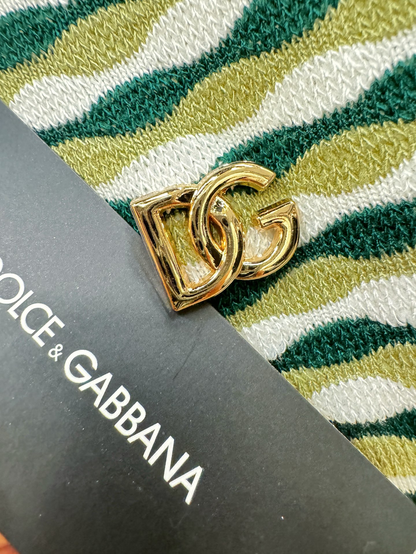 DG杜嘉班纳2026春夏新品针织短袖，进口针织面料，手感柔软。顶级进口私货，时尚设计潮流短袖针织衫，不失