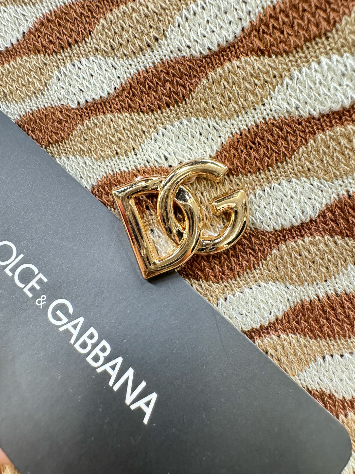 DG杜嘉班纳2026春夏新品针织短袖，进口针织面料，手感柔软。顶级进口私货，时尚设计潮流短袖针织衫，不失