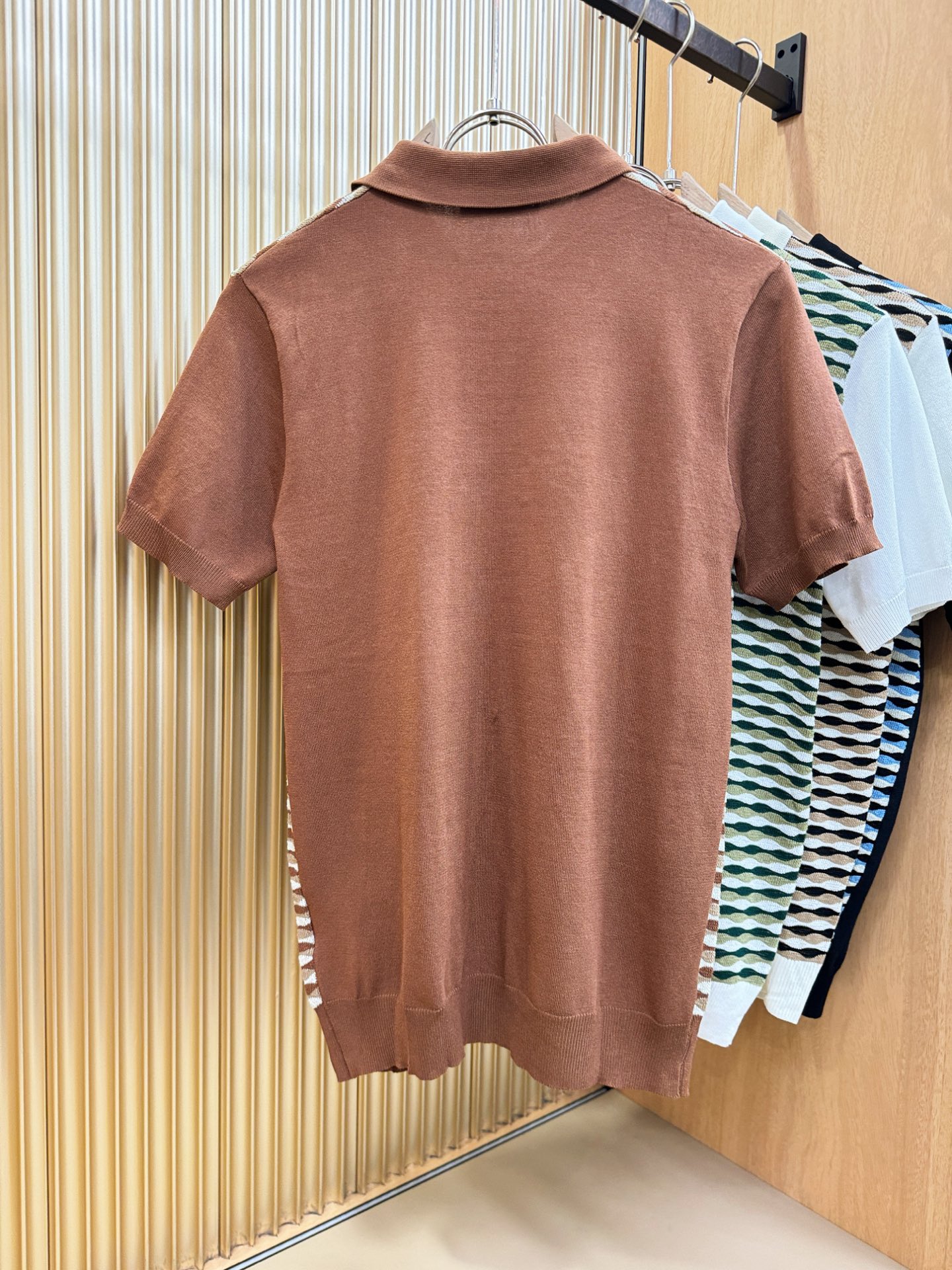 DG杜嘉班纳2026春夏新品针织短袖，进口针织面料，手感柔软。顶级进口私货，时尚设计潮流短袖针织衫，不失