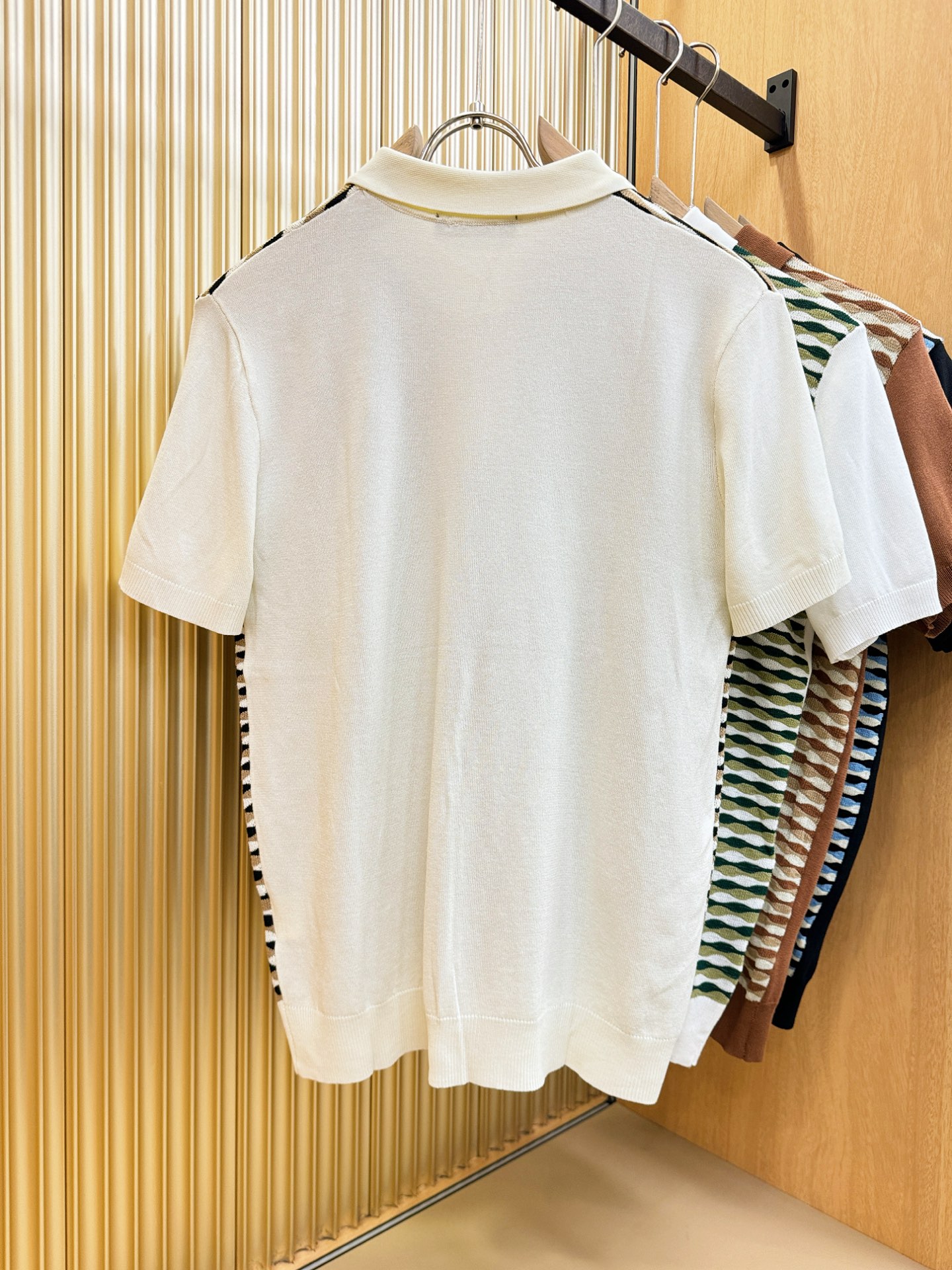 DG杜嘉班纳2026春夏新品针织短袖，进口针织面料，手感柔软。顶级进口私货，时尚设计潮流短袖针织衫，不失