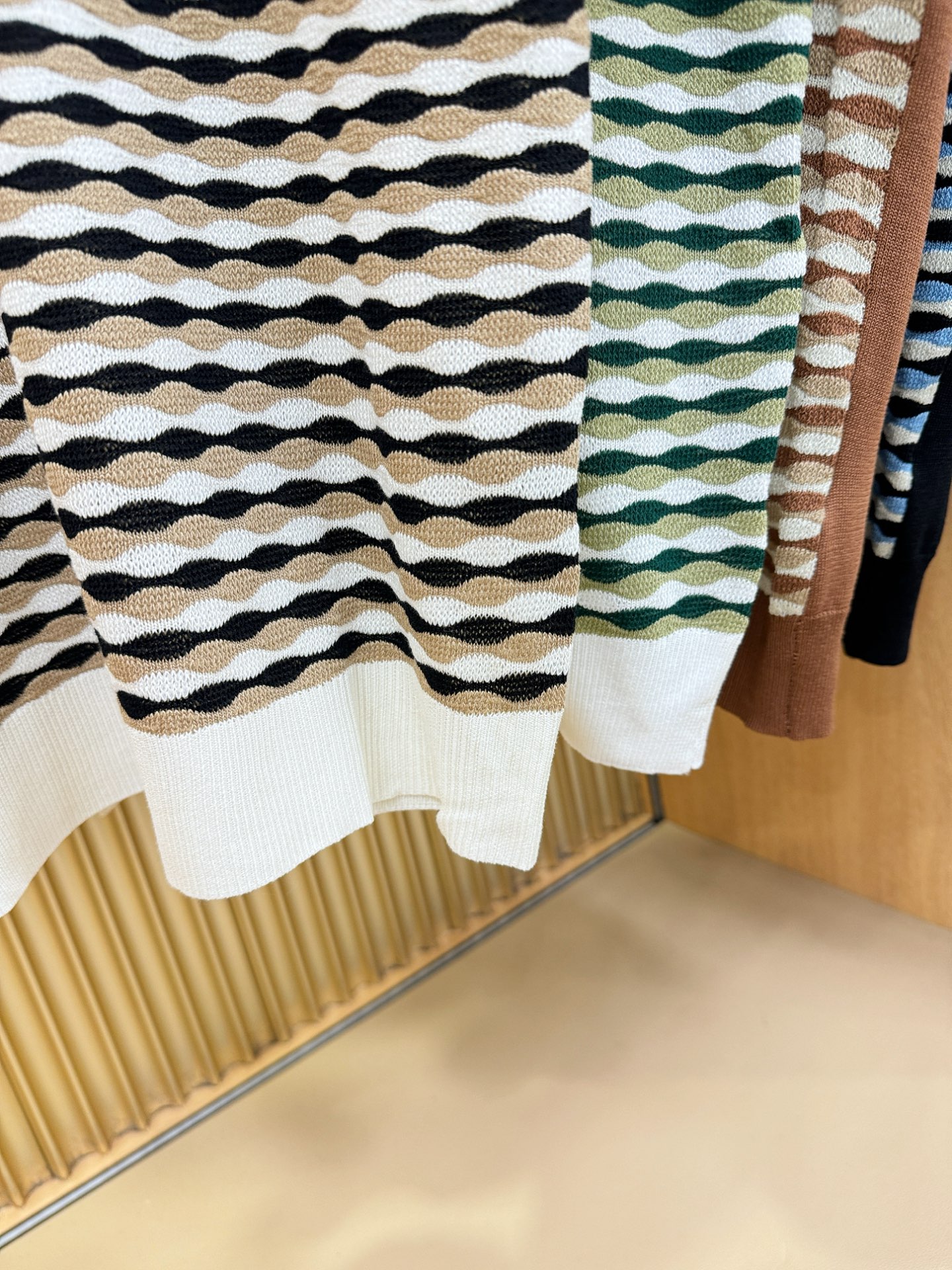 DG杜嘉班纳2026春夏新品针织短袖，进口针织面料，手感柔软。顶级进口私货，时尚设计潮流短袖针织衫，不失