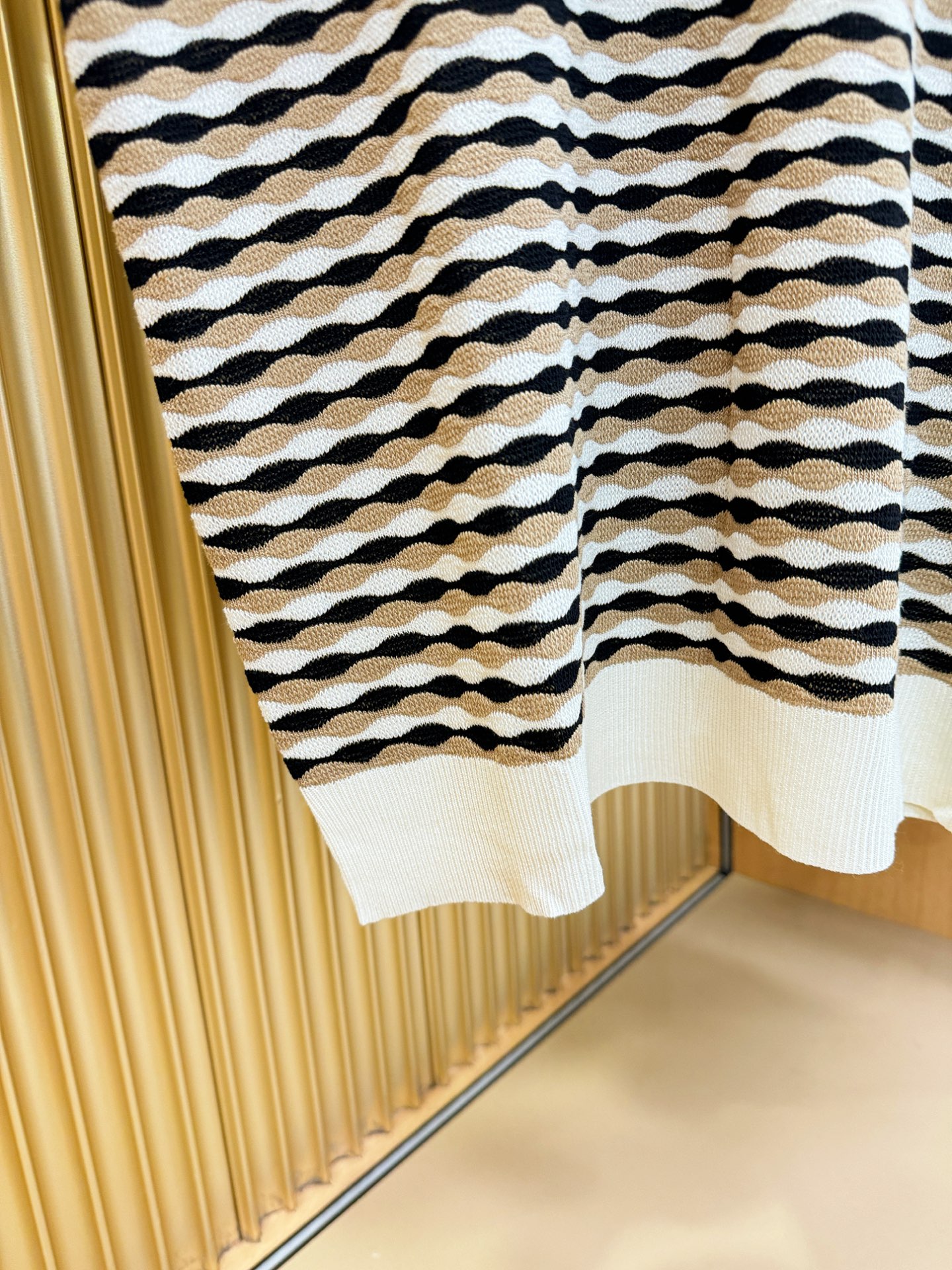 DG杜嘉班纳2026春夏新品针织短袖，进口针织面料，手感柔软。顶级进口私货，时尚设计潮流短袖针织衫，不失