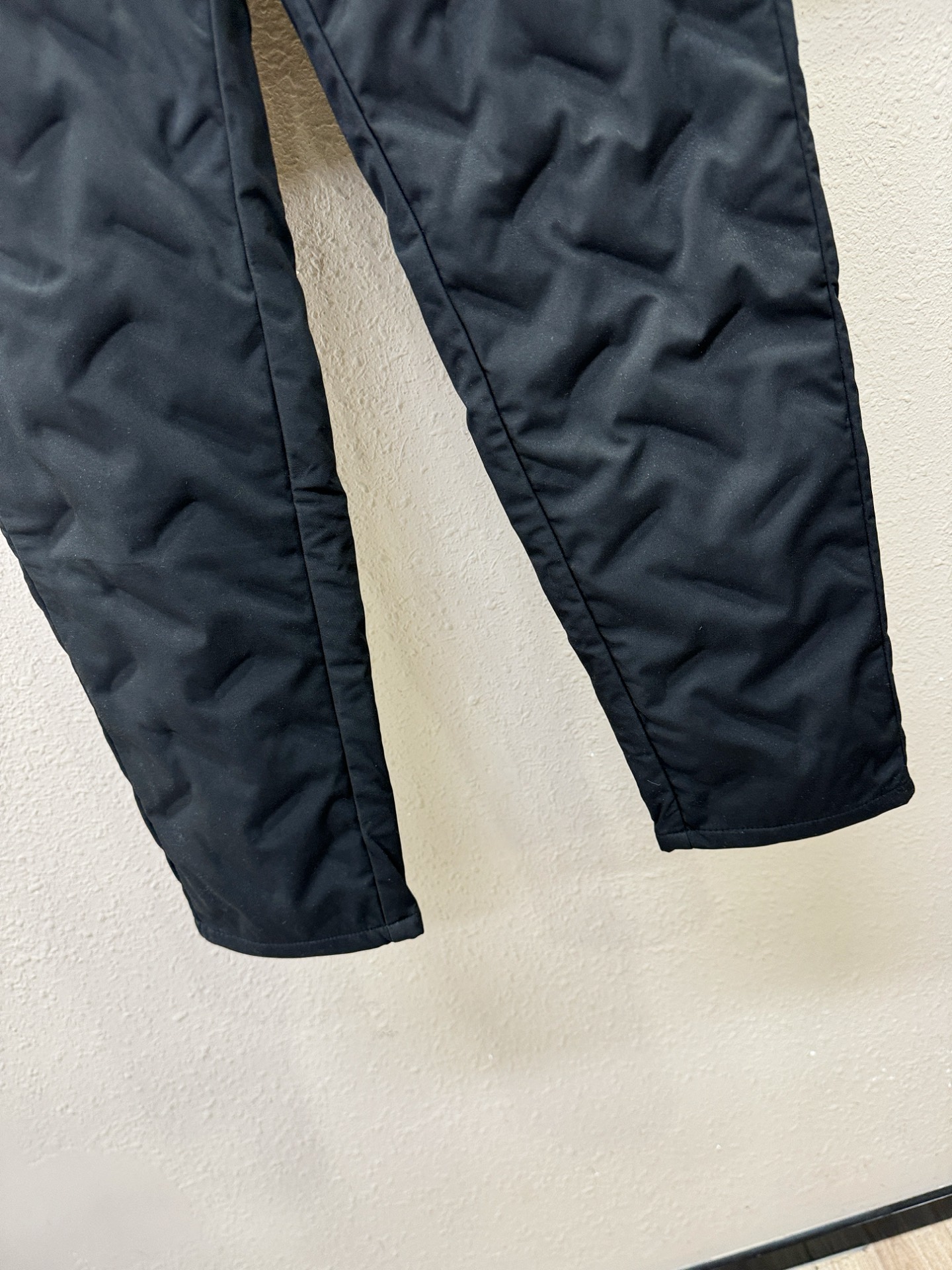 Loro Piana诺悠翩雅 秋冬新款防寒机能羽绒裤，经典羽绒长裤，防风防雨雪，内里大朵绒填充，舒适保暖