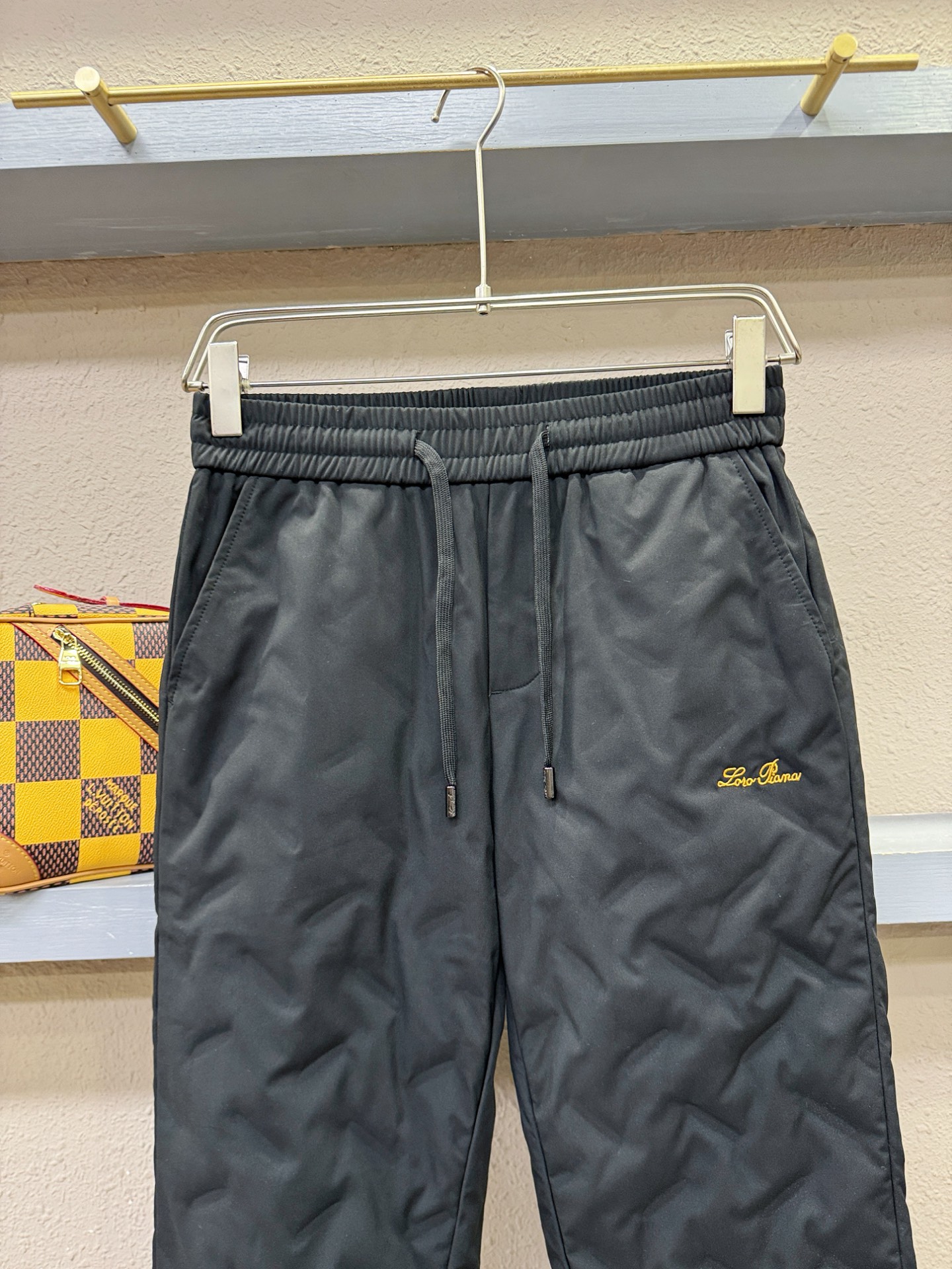 Loro Piana诺悠翩雅 秋冬新款防寒机能羽绒裤，经典羽绒长裤，防风防雨雪，内里大朵绒填充，舒适保暖