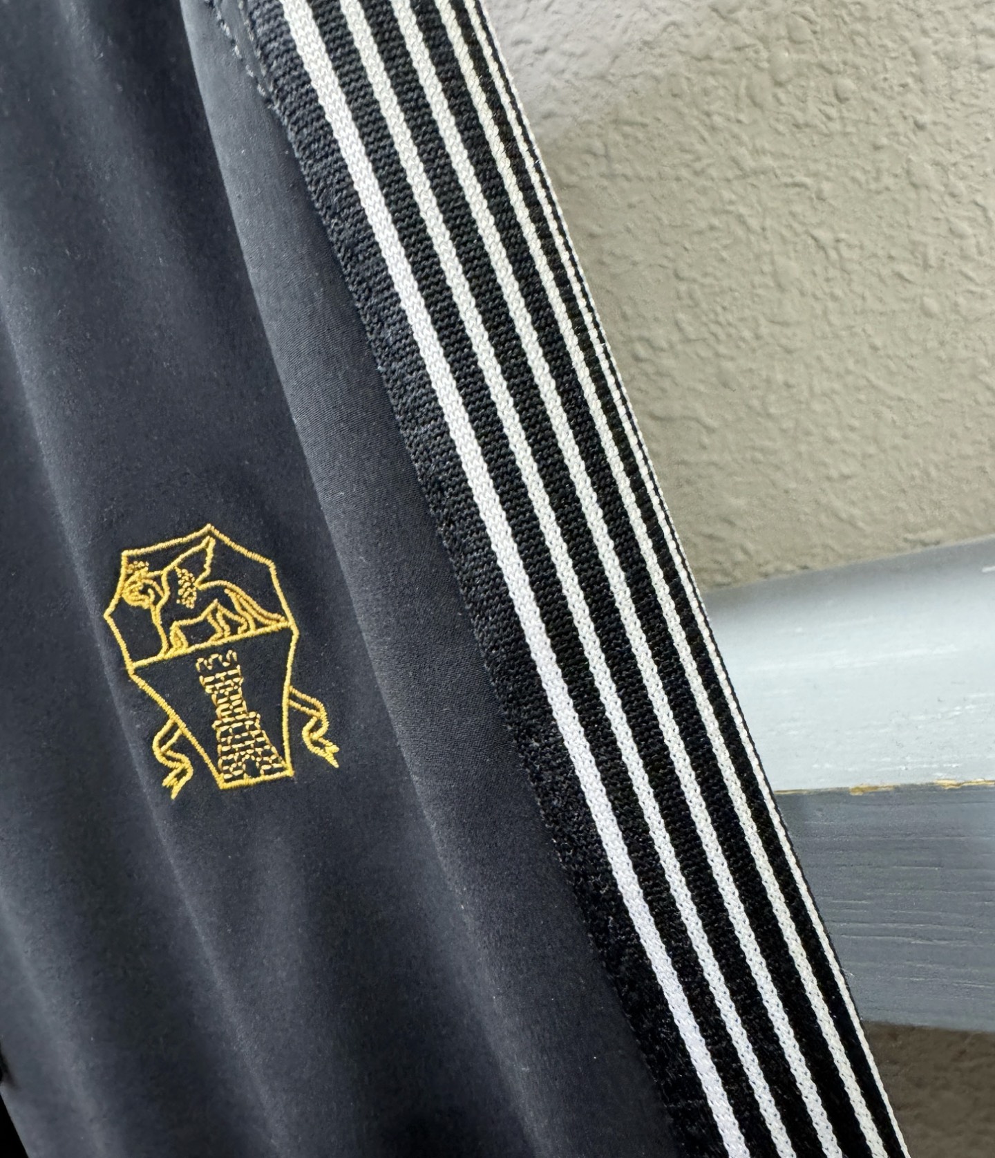 BC布鲁提 秋冬新款防寒机能羽绒裤，经典羽绒长裤，防风防雨雪，内里大朵绒填充，舒适保暖。运动时尚的同时无