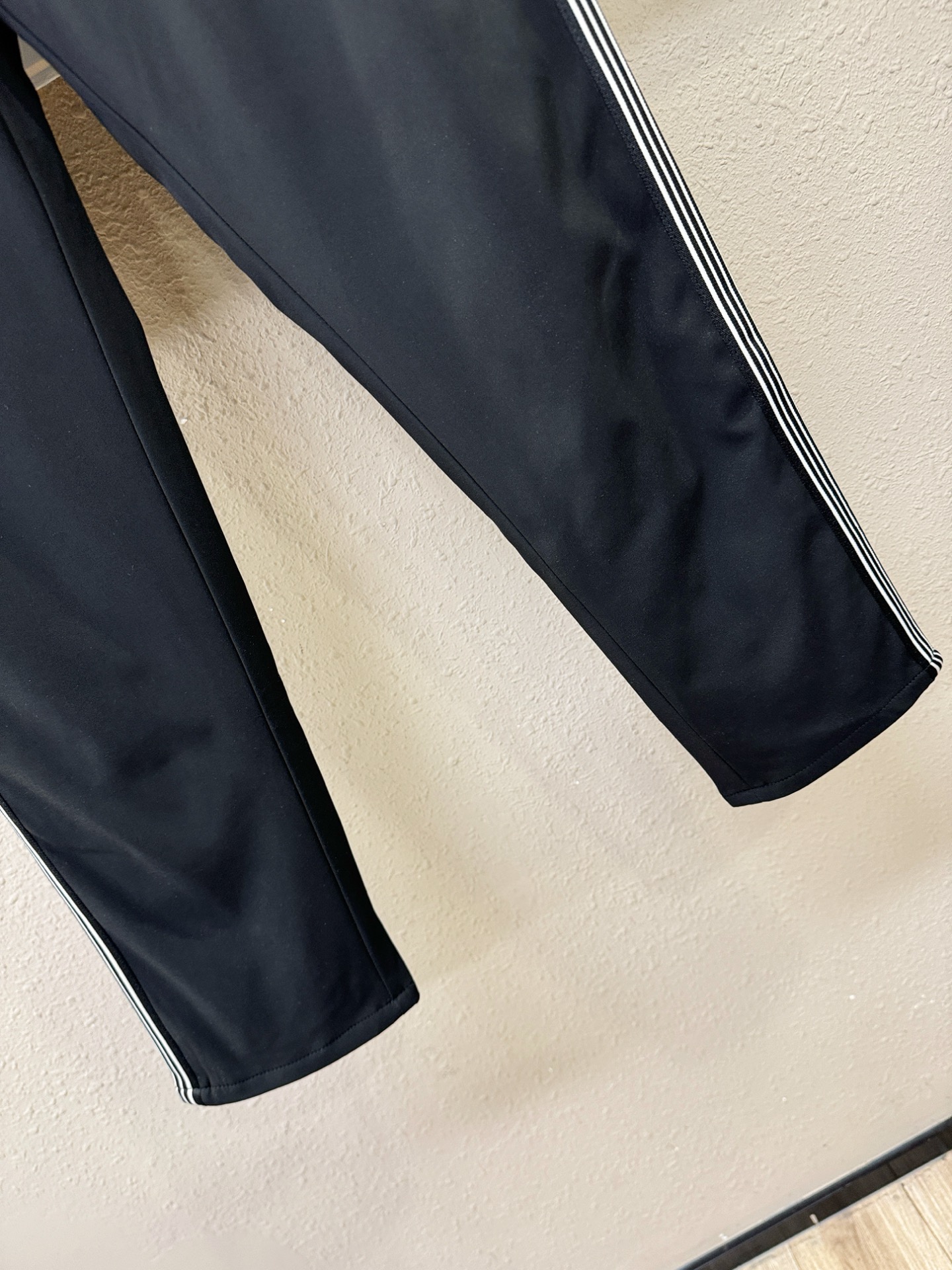 BC布鲁提 秋冬新款防寒机能羽绒裤，经典羽绒长裤，防风防雨雪，内里大朵绒填充，舒适保暖。运动时尚的同时无