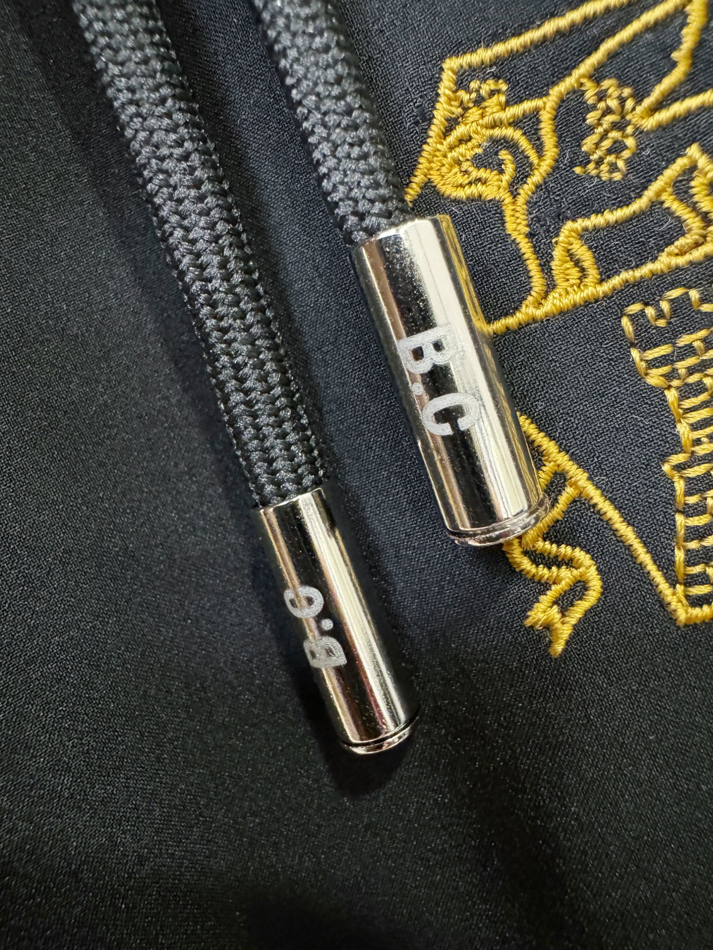 BC布鲁提 秋冬新款防寒机能羽绒裤，经典羽绒长裤，防风防雨雪，内里大朵绒填充，舒适保暖。运动时尚的同时无