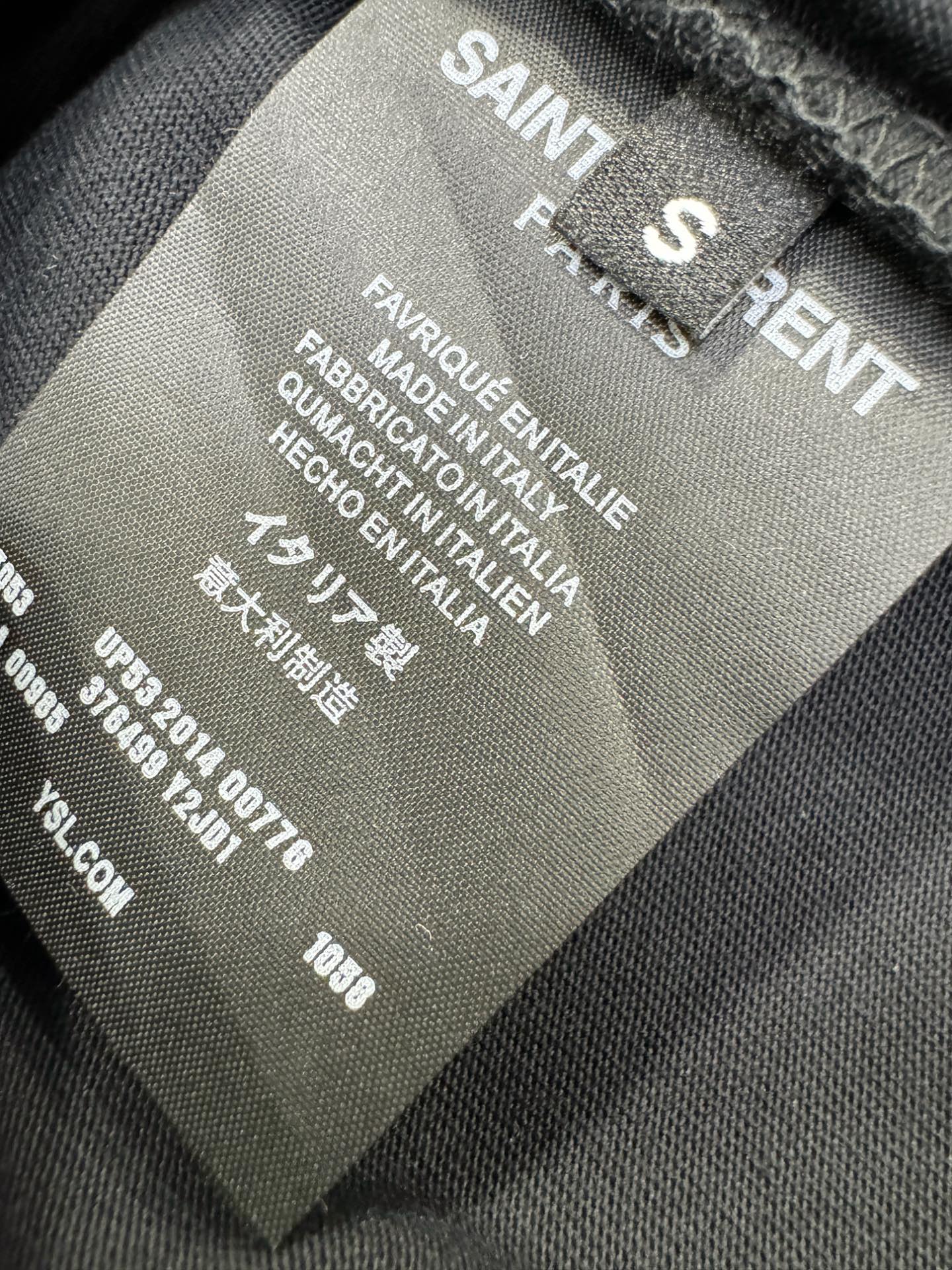 圣罗兰 顶级品质 2026新品短袖！原版定制面料，手感柔软。顶级进口私货，时尚设计潮流短袖，不失奢华 品