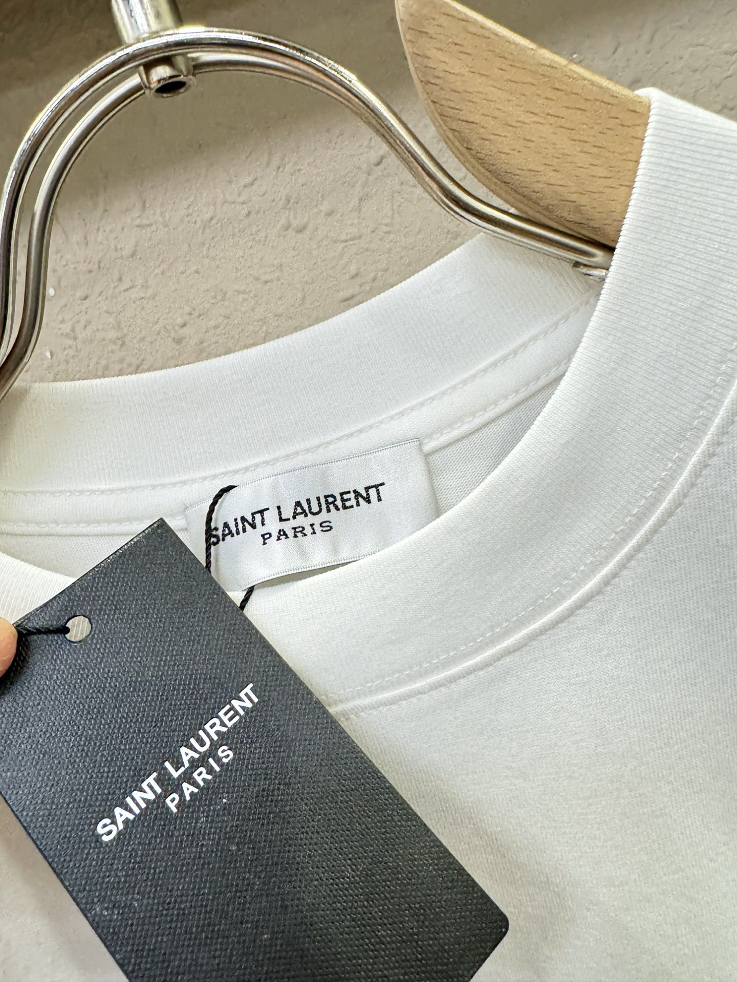 圣罗兰 顶级品质 2026新品短袖！原版定制面料，手感柔软。顶级进口私货，时尚设计潮流短袖，不失奢华 品