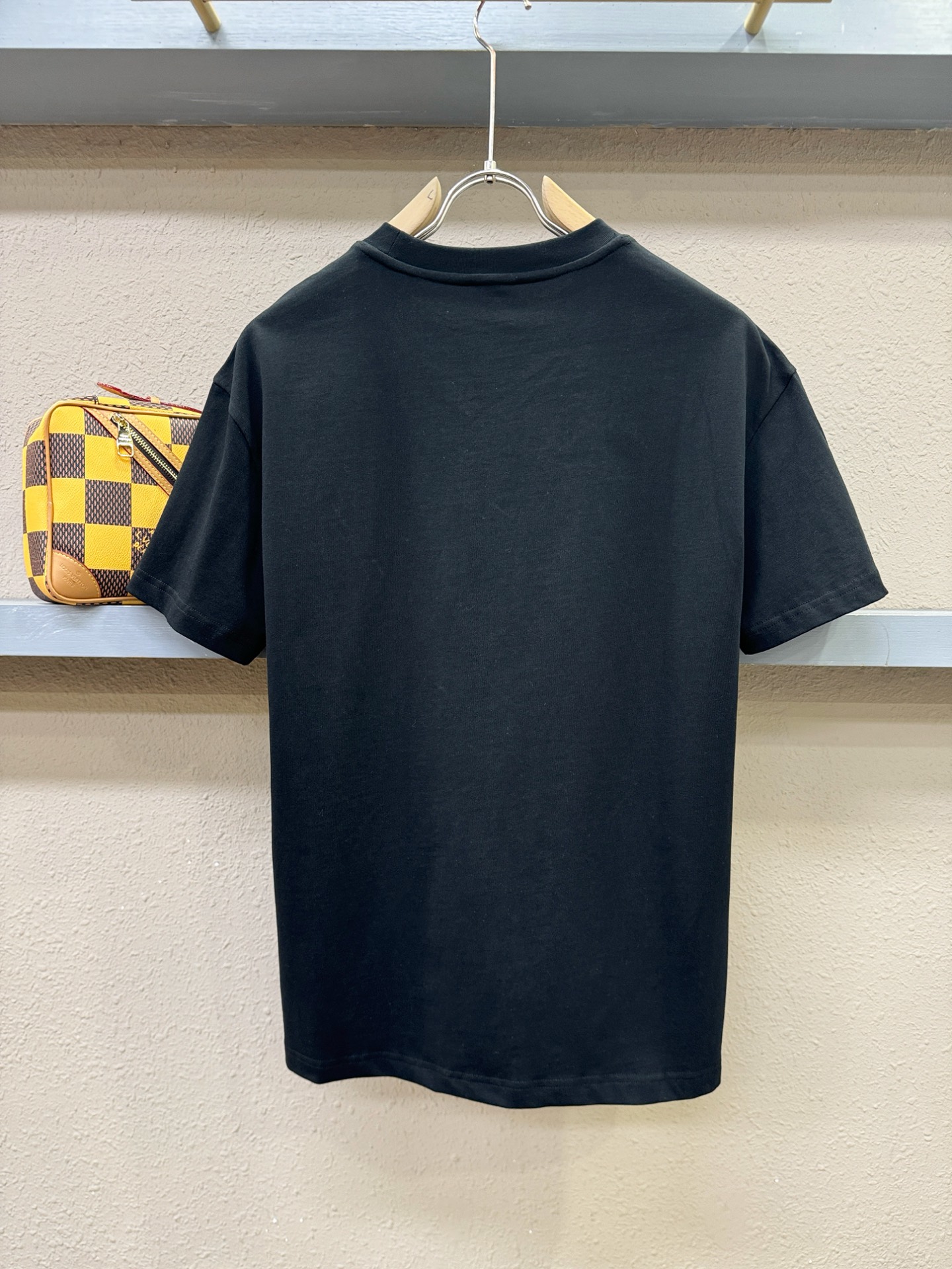 Dior迪奥 2026新款短袖T恤！走秀图案时尚休闲短袖T恤衫！设计logo设计！极具设计精选客供面料，