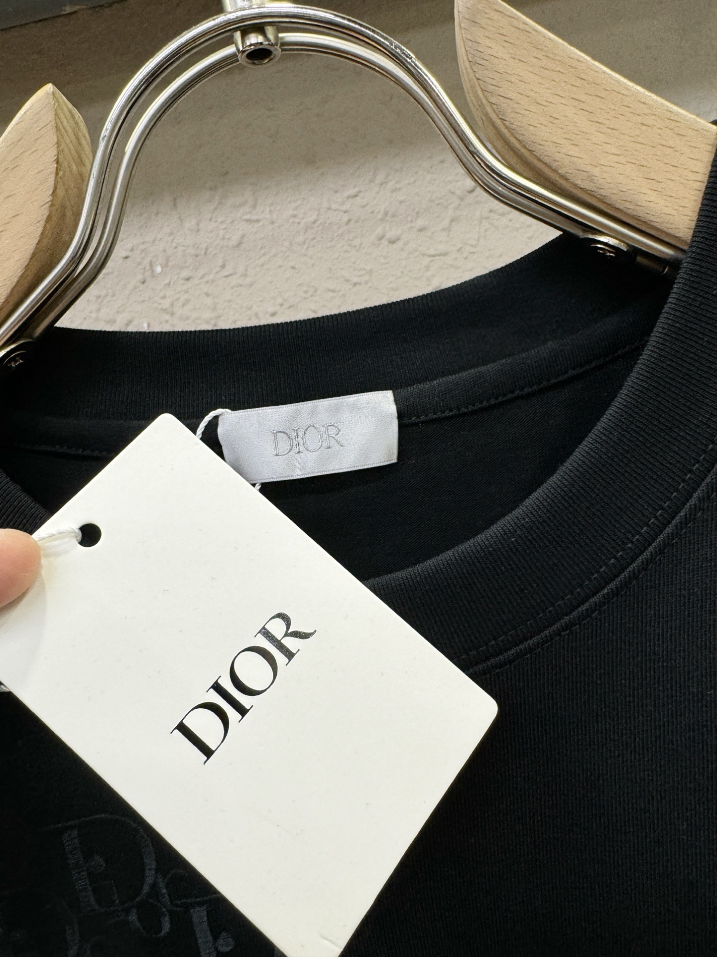 Dior迪奥 2026新款短袖T恤！走秀图案时尚休闲短袖T恤衫！设计logo设计！极具设计精选客供面料，