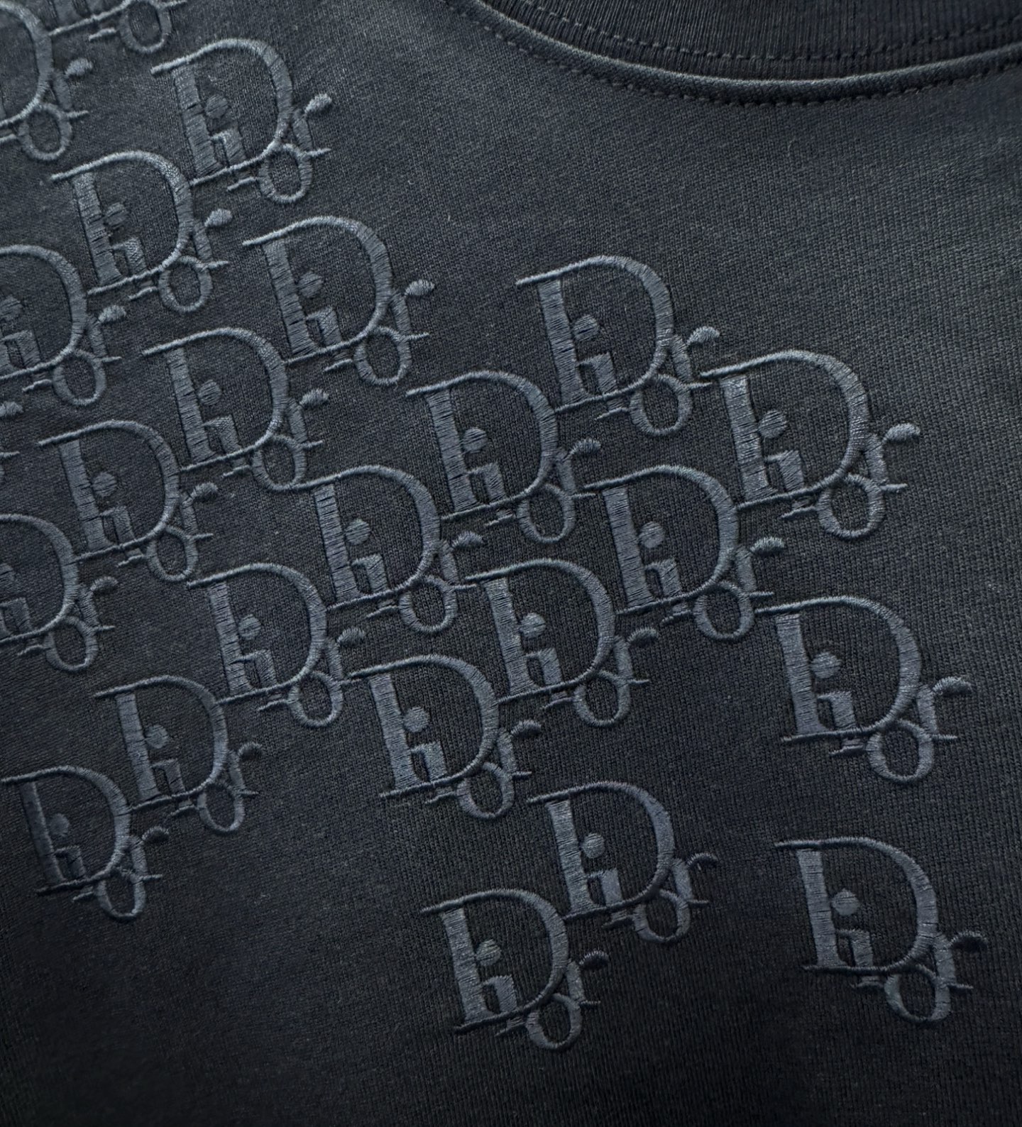 Dior迪奥 2026新款短袖T恤！走秀图案时尚休闲短袖T恤衫！设计logo设计！极具设计精选客供面料，