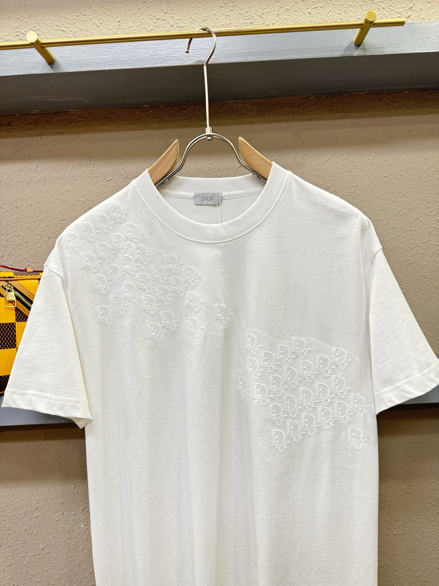 Dior迪奥 2026新款短袖T恤！走秀图案时尚休闲短袖T恤衫！设计logo设计！极具设计精选客供面料，