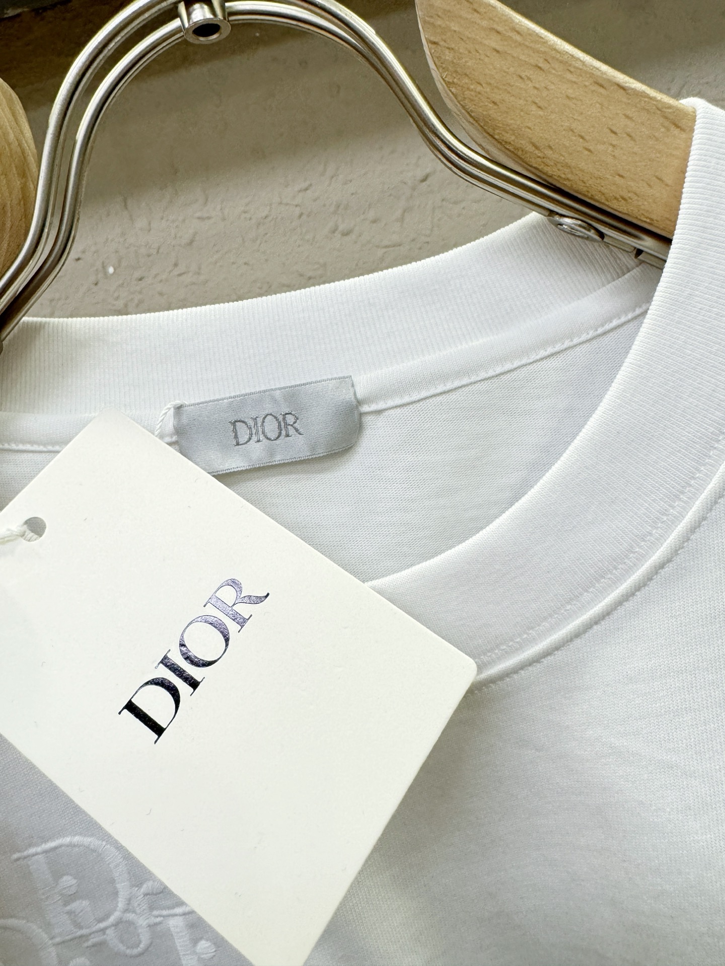 Dior迪奥 2026新款短袖T恤！走秀图案时尚休闲短袖T恤衫！设计logo设计！极具设计精选客供面料，