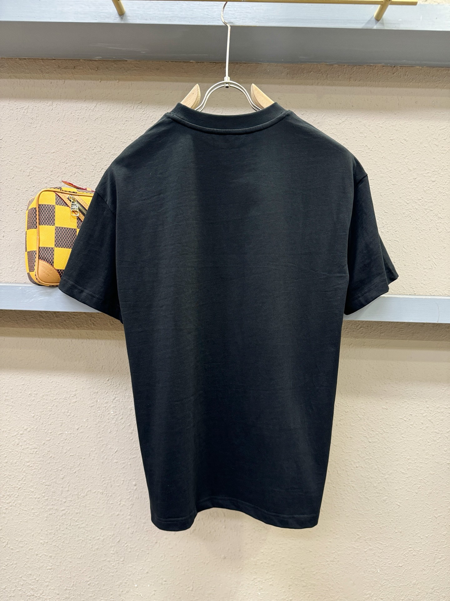 VALENTINO华伦天奴 2026新款短袖T恤！走秀图案时尚休闲短袖T恤衫！设计logo设计！极具设计