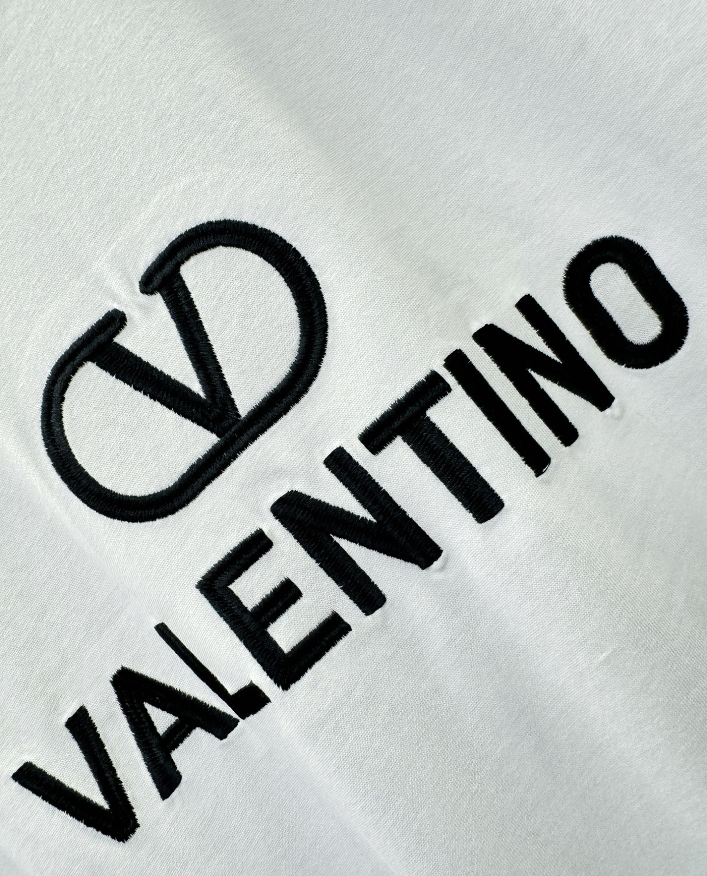 VALENTINO华伦天奴 2026新款短袖T恤！走秀图案时尚休闲短袖T恤衫！设计logo设计！极具设计