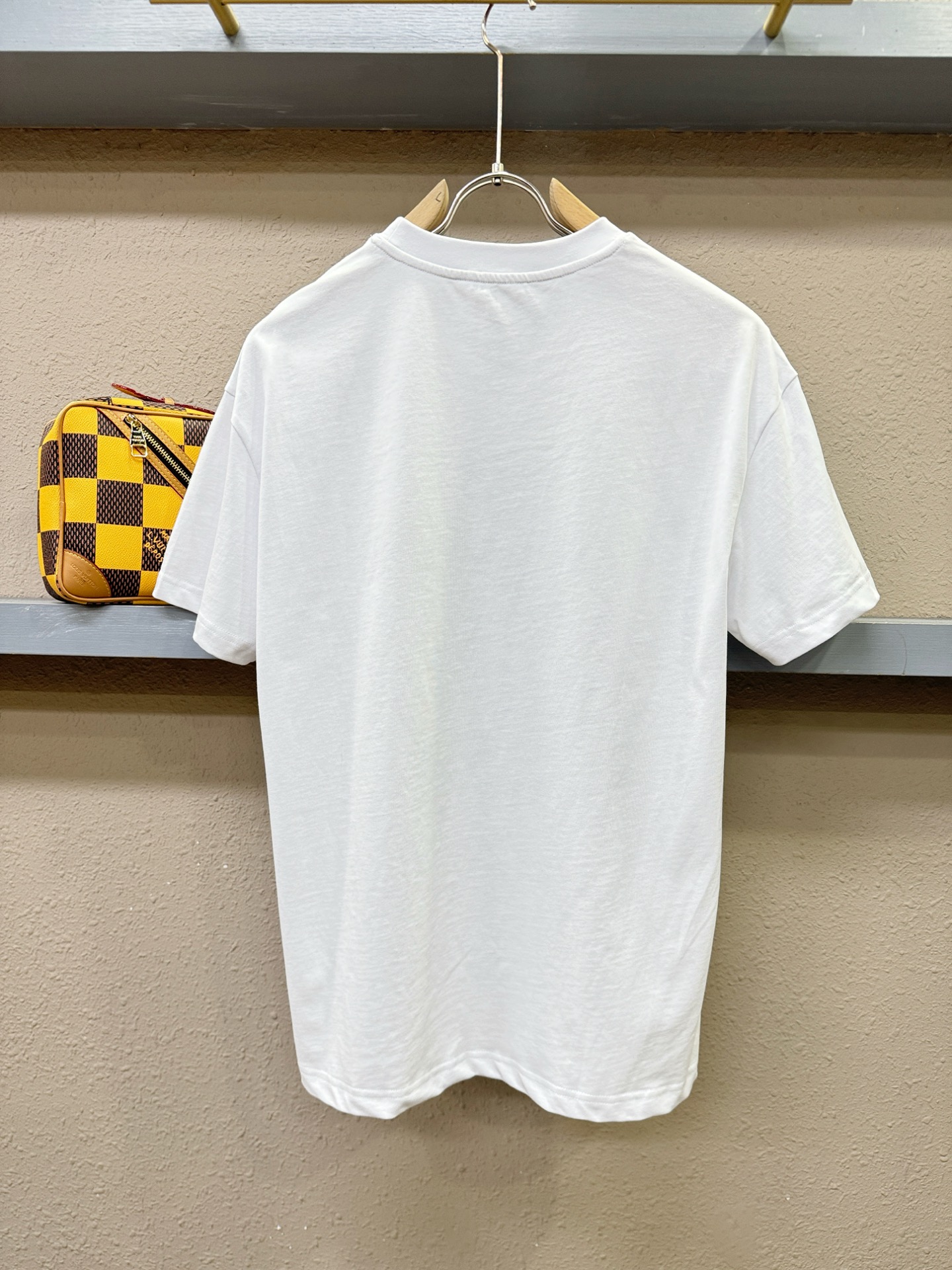 VALENTINO华伦天奴 2026新款短袖T恤！走秀图案时尚休闲短袖T恤衫！设计logo设计！极具设计