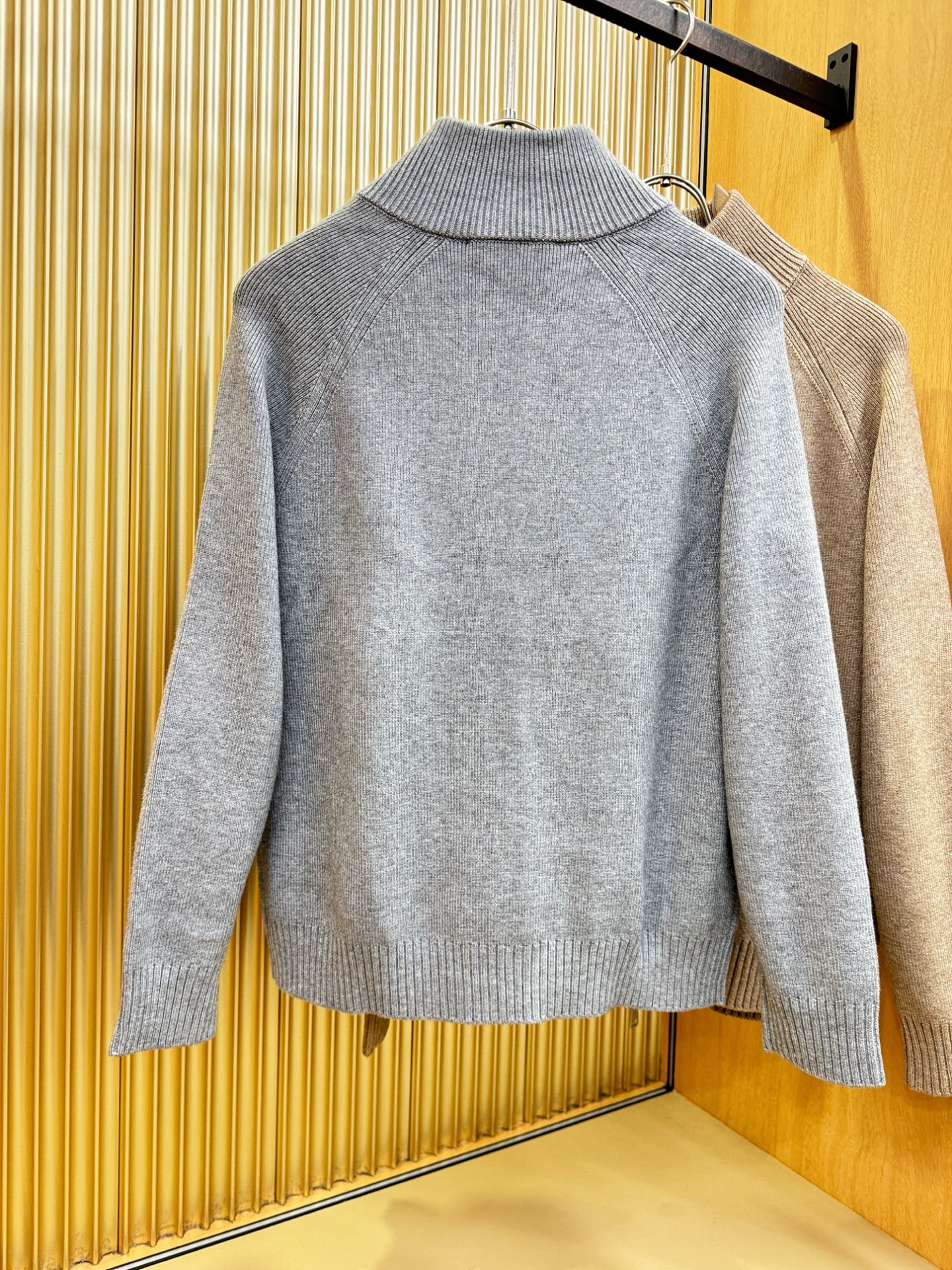 Loro Piana诺悠翩雅 新品爆款 新品拉链羊毛毛衣，经典简约大气品牌针织羊毛毛衣，采用进口新西兰绵