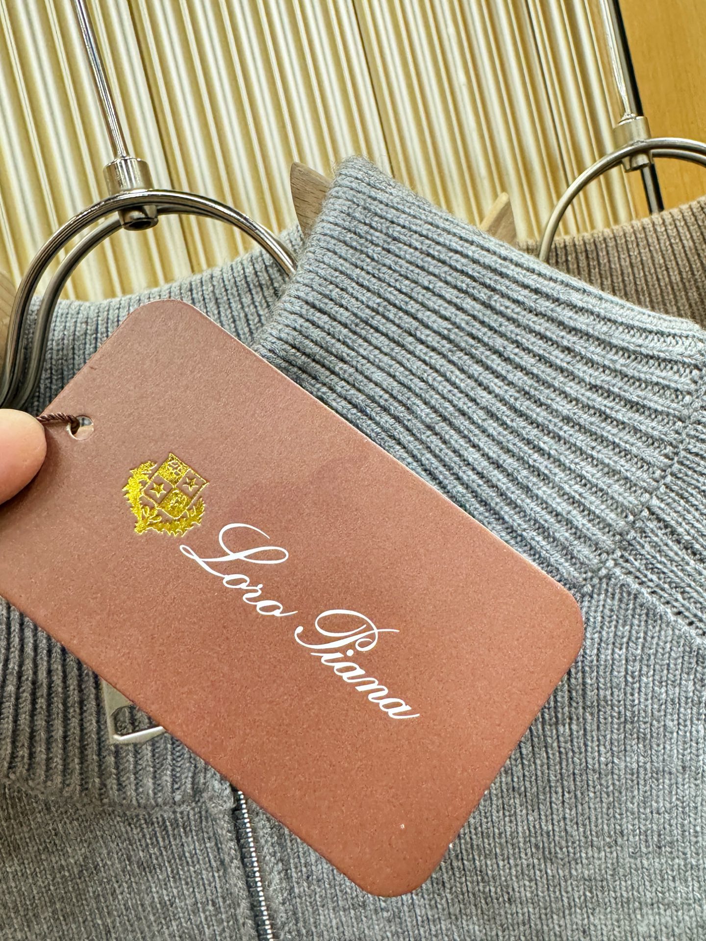 Loro Piana诺悠翩雅 新品爆款 新品拉链羊毛毛衣，经典简约大气品牌针织羊毛毛衣，采用进口新西兰绵