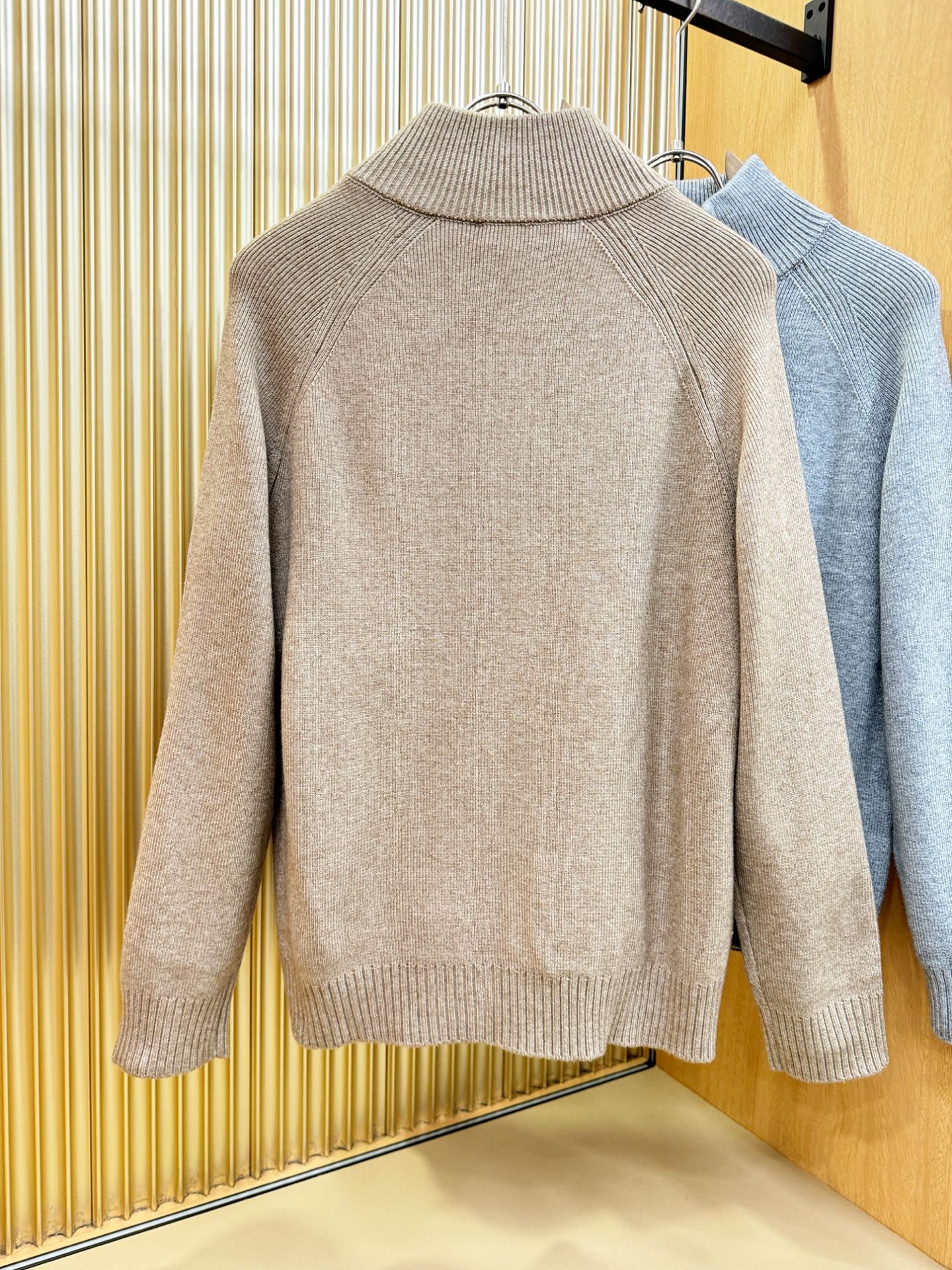 Loro Piana诺悠翩雅 新品爆款 新品拉链羊毛毛衣，经典简约大气品牌针织羊毛毛衣，采用进口新西兰绵