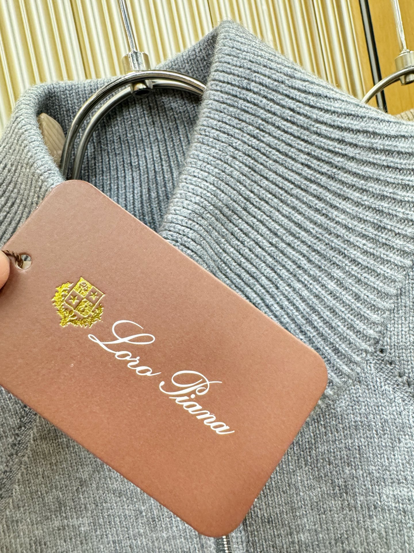 Loro Piana诺悠翩雅 新品爆款 新品拉链毛衣马甲，经典简约大气品牌针织羊毛马甲，采用进口新西兰绵