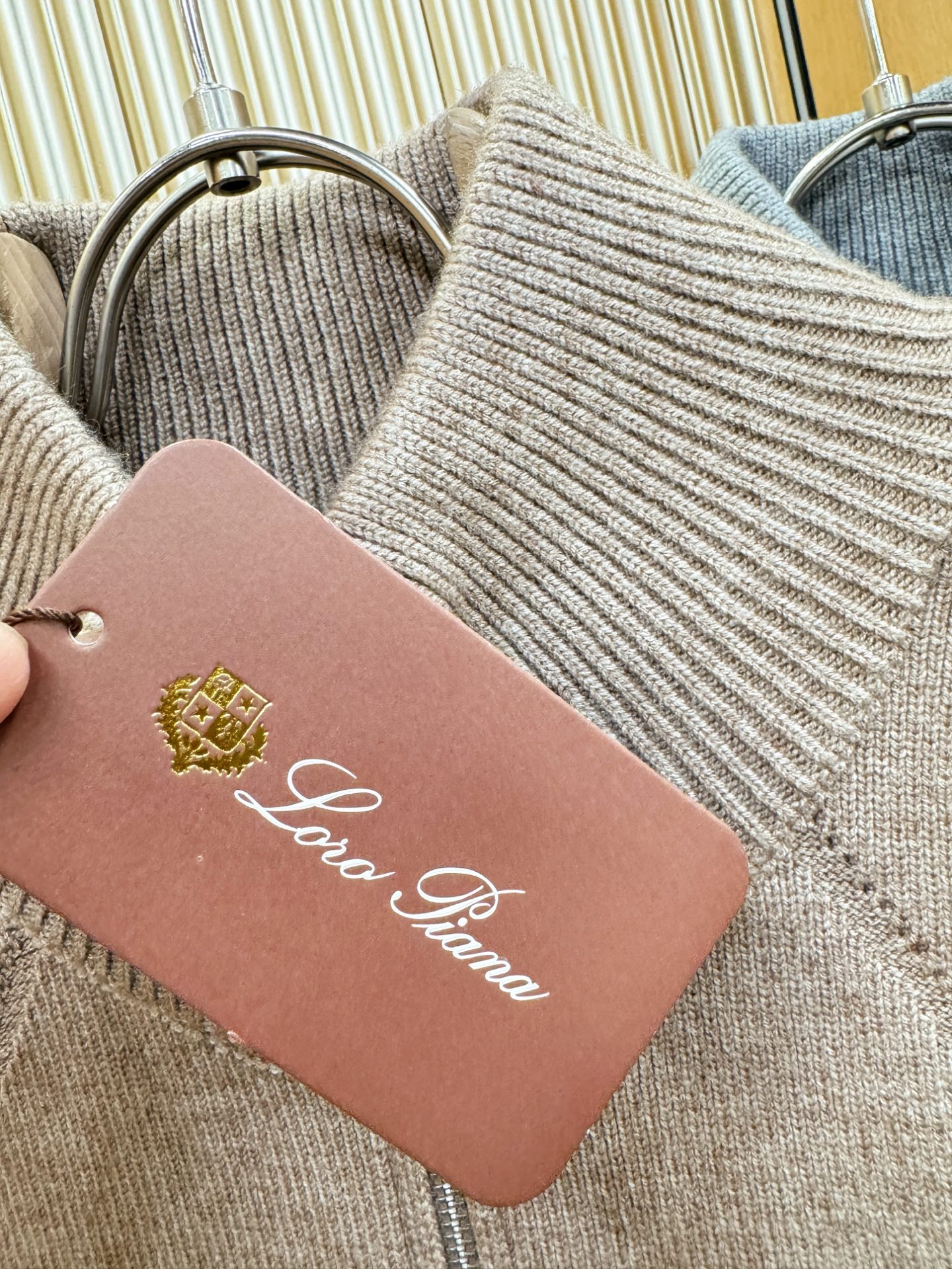 Loro Piana诺悠翩雅 新品爆款 新品拉链毛衣马甲，经典简约大气品牌针织羊毛马甲，采用进口新西兰绵