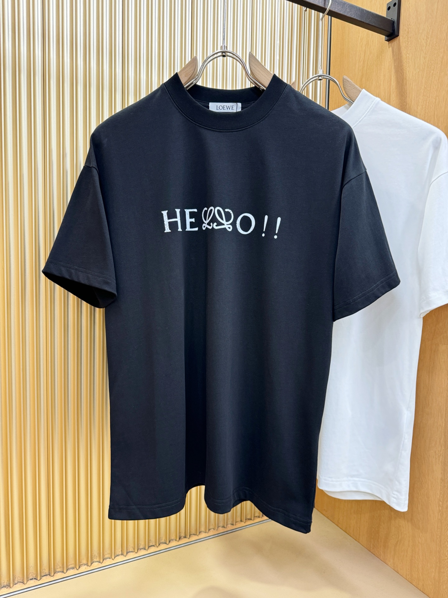 LOEWE罗意威 2026新款短袖T恤！走秀图案时尚休闲短袖T恤衫！设计logo设计！极具设计精选客供面