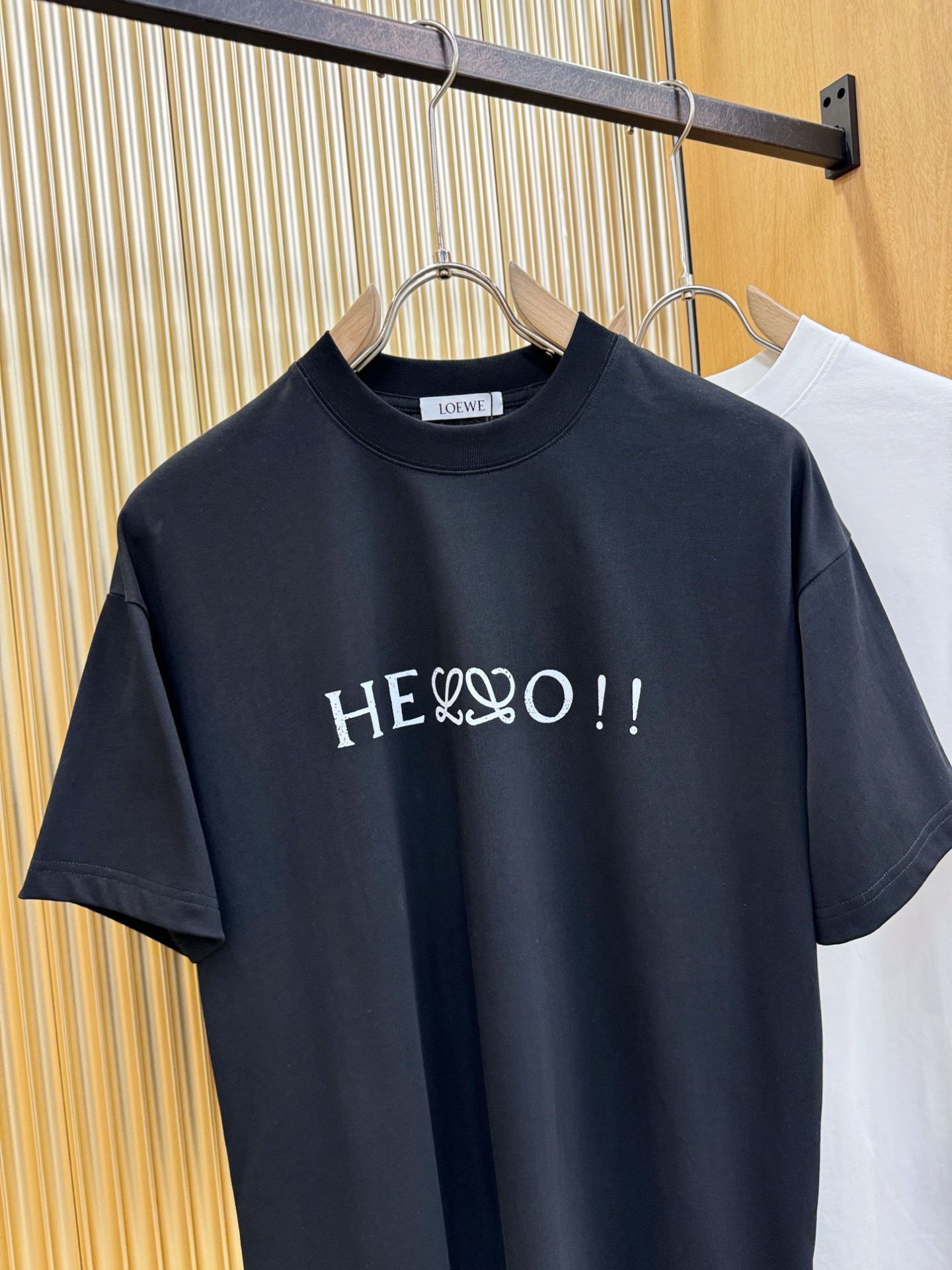 LOEWE罗意威 2026新款短袖T恤！走秀图案时尚休闲短袖T恤衫！设计logo设计！极具设计精选客供面