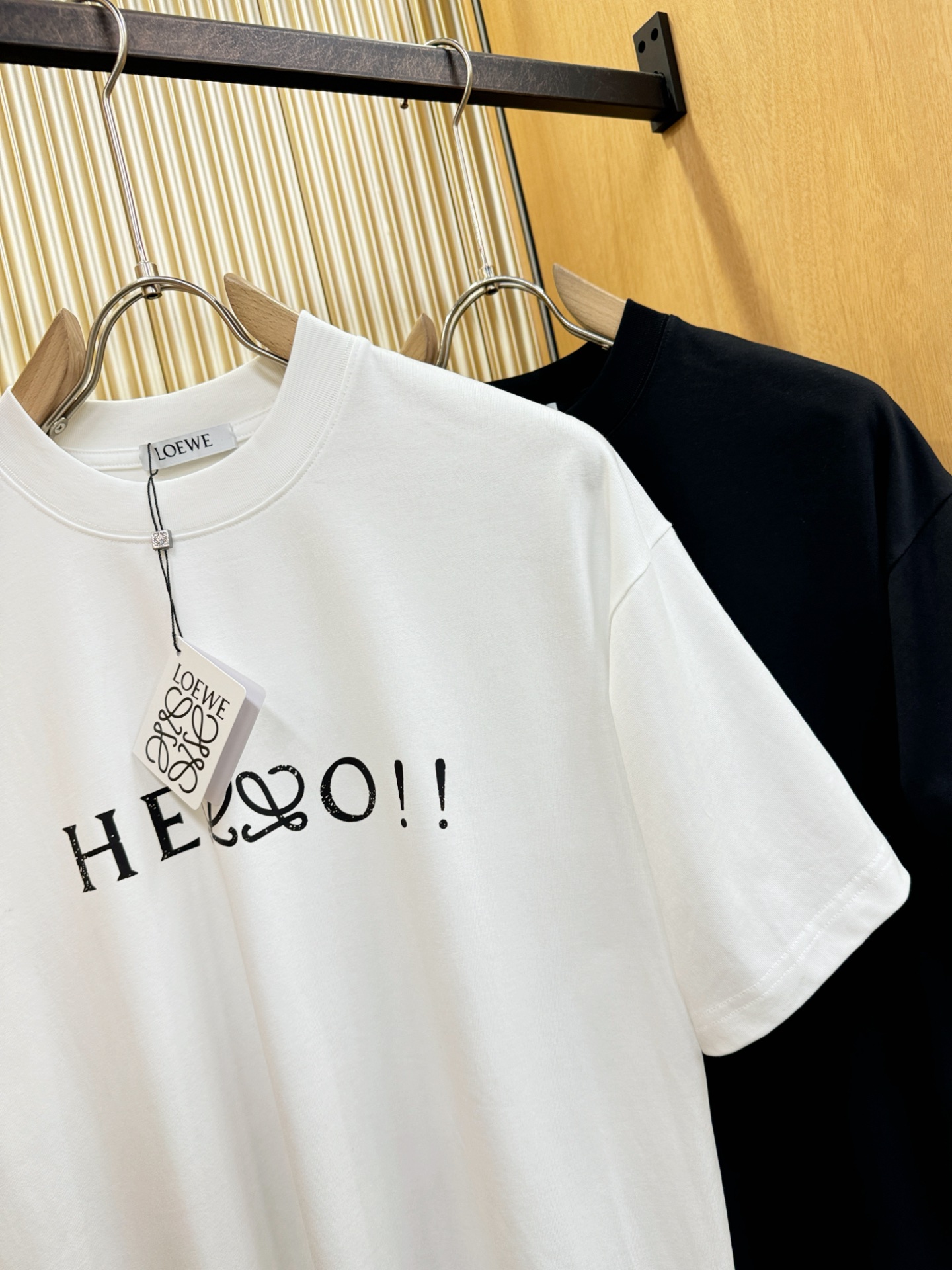 LOEWE罗意威 2026新款短袖T恤！走秀图案时尚休闲短袖T恤衫！设计logo设计！极具设计精选客供面
