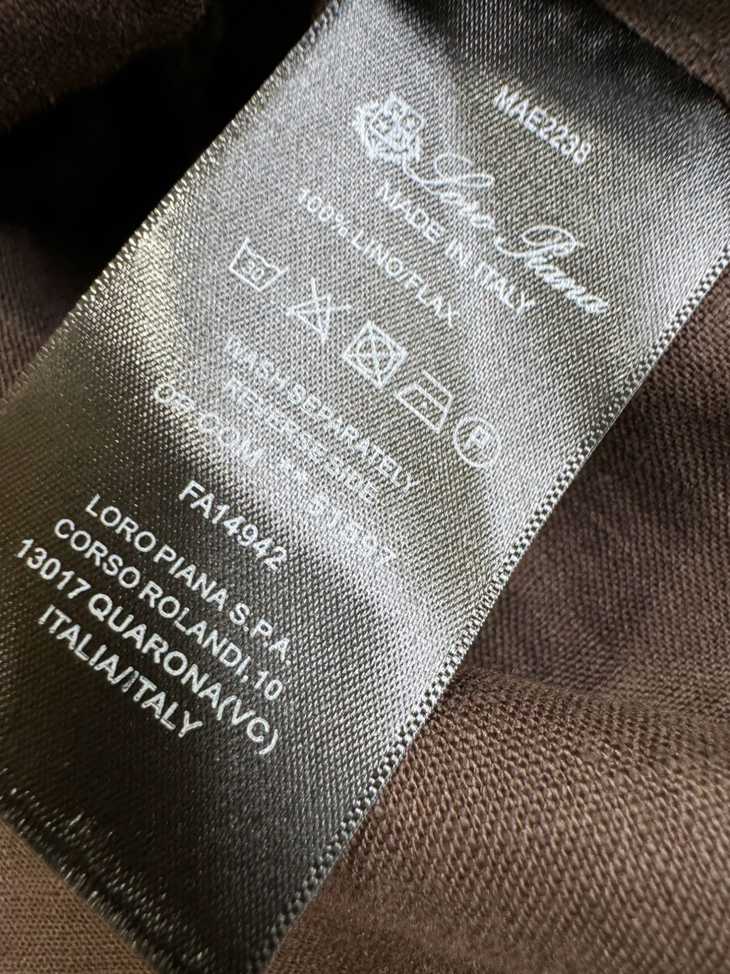 Loro Piana诺悠翩雅 2026春夏专柜同款亚麻衬衫，100%亚麻面料，亚麻衬衫就足够腔调，作为衬