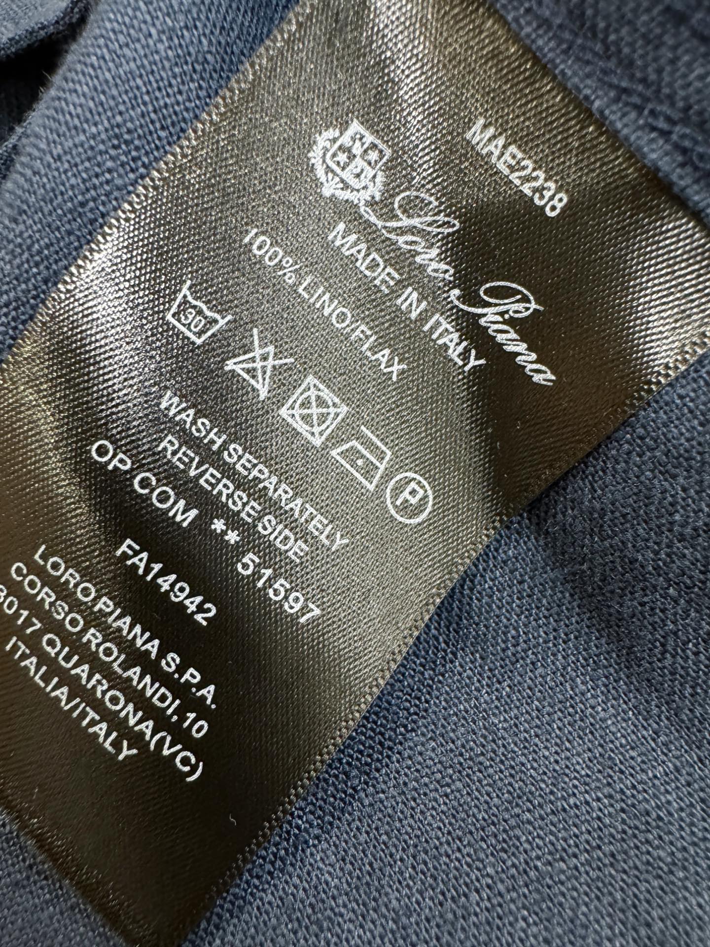 Loro Piana诺悠翩雅 2026春夏专柜同款亚麻衬衫，100%亚麻面料，亚麻衬衫就足够腔调，作为衬